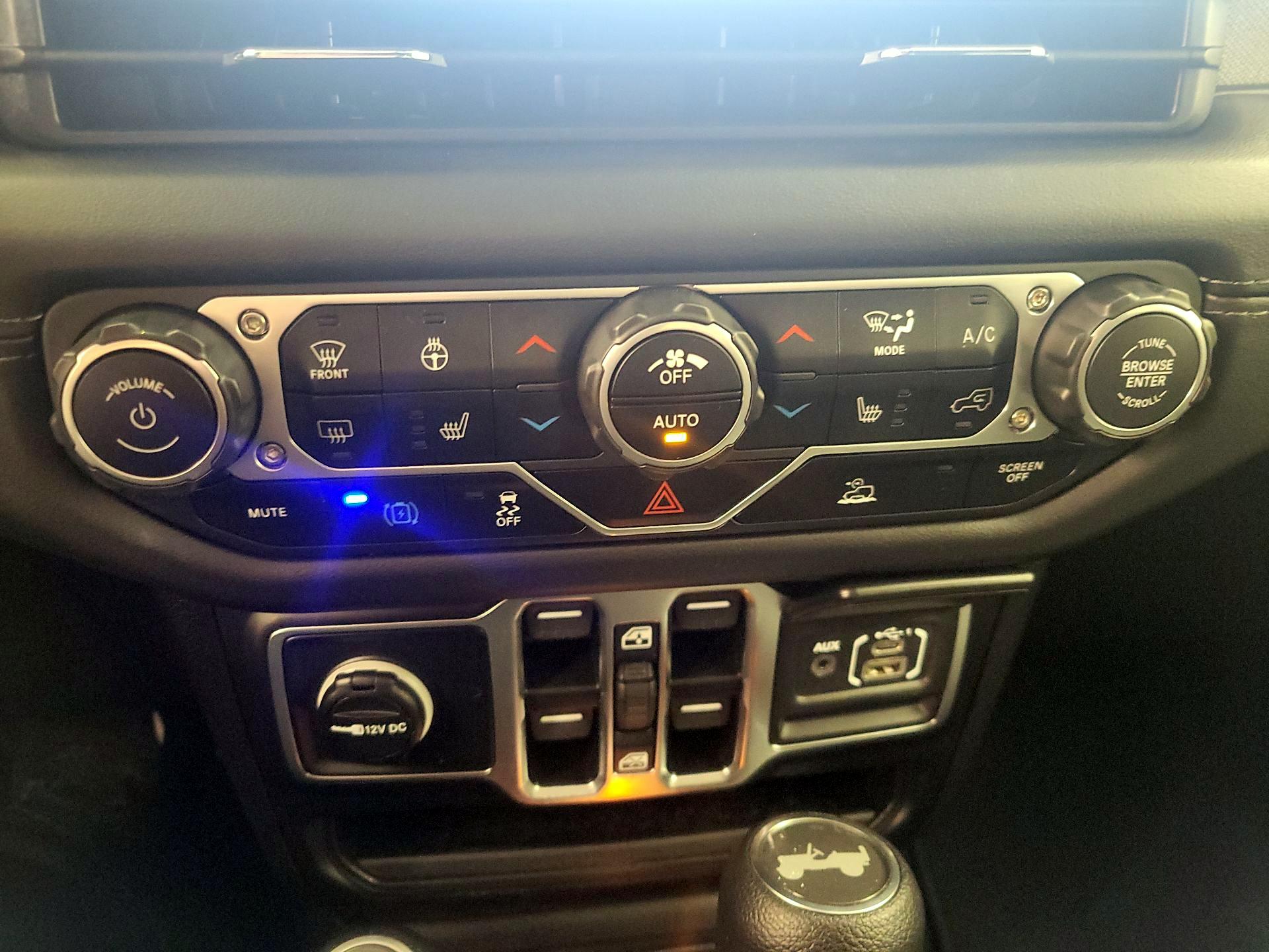 Thumbnail: 2025 Jeep Wrangler - 16