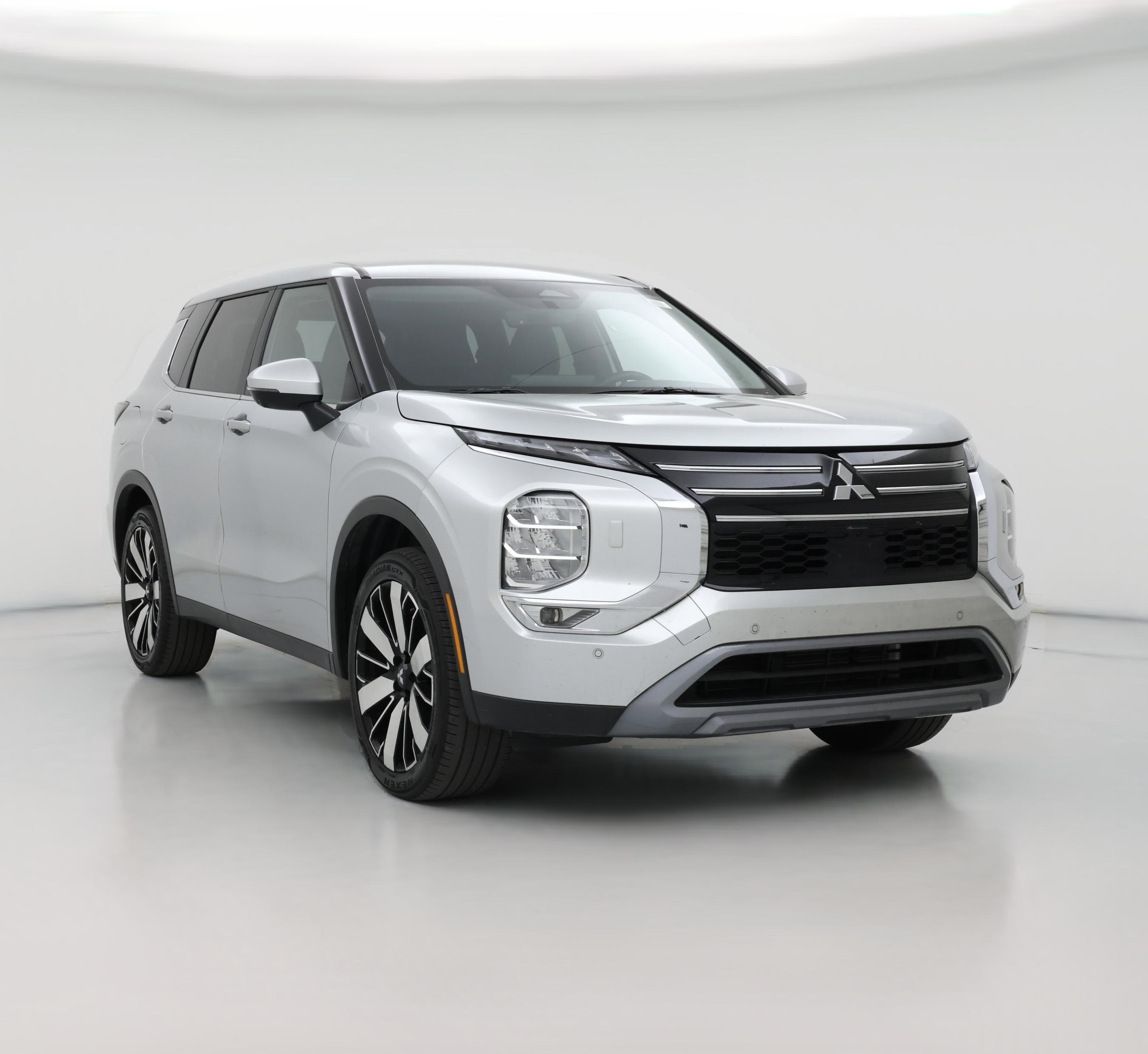 Thumbnail: 2025 Mitsubishi Outlander - 1