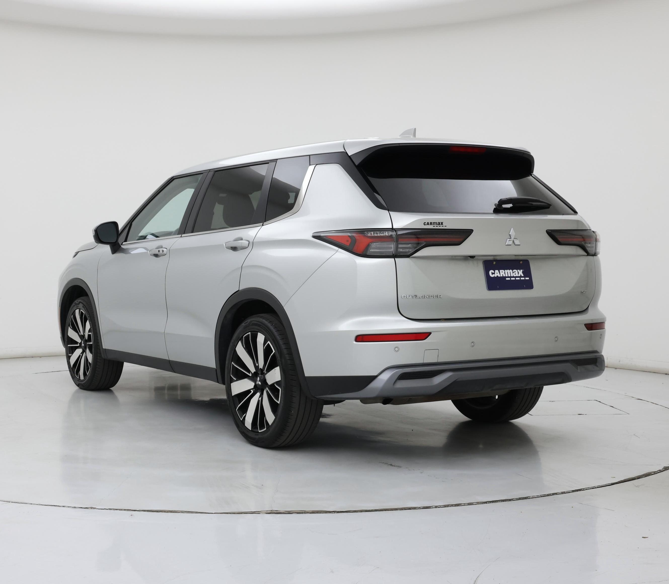 Thumbnail: 2025 Mitsubishi Outlander - 2
