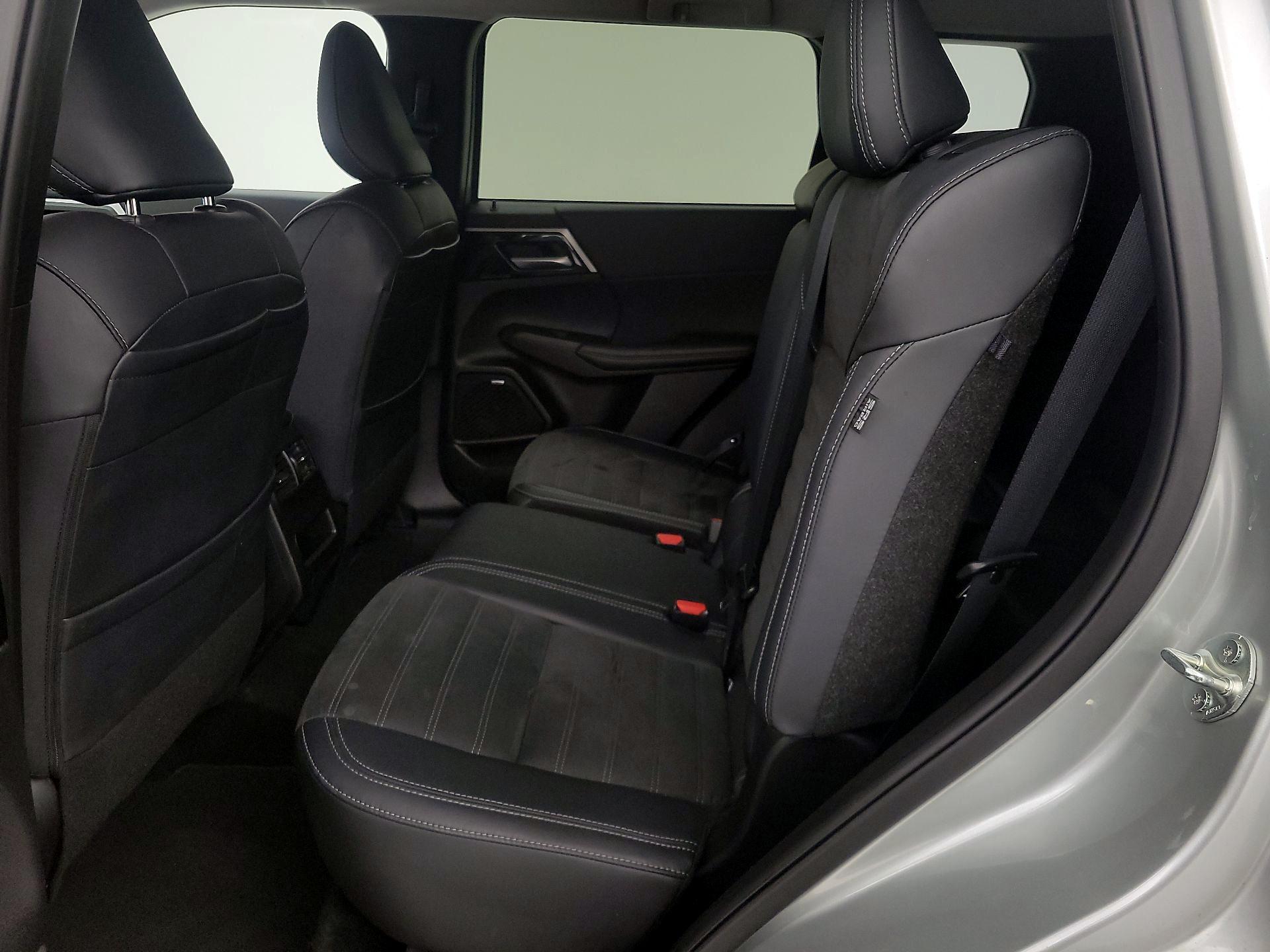 Thumbnail: 2025 Mitsubishi Outlander - 20