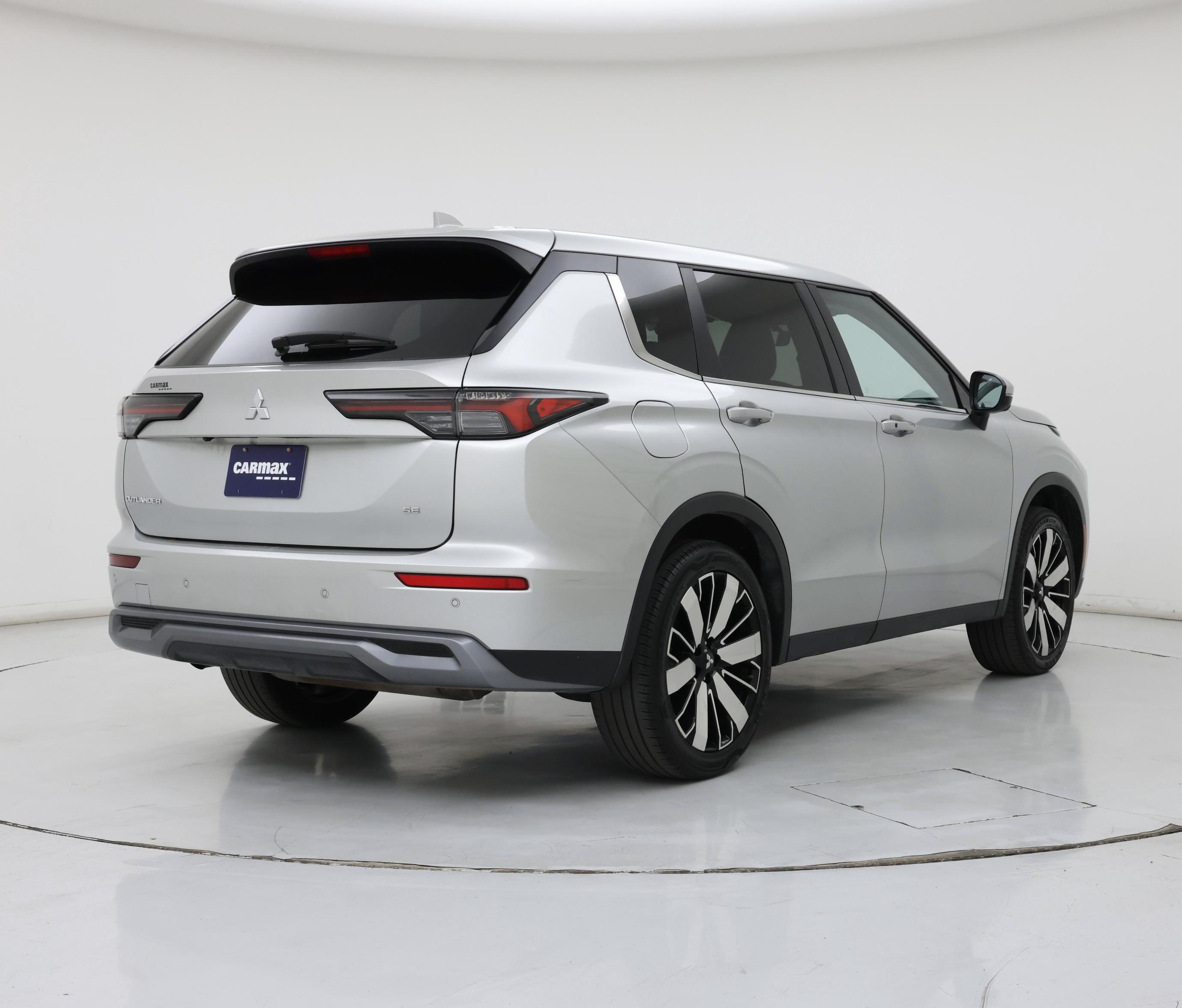 Thumbnail: 2025 Mitsubishi Outlander - 8