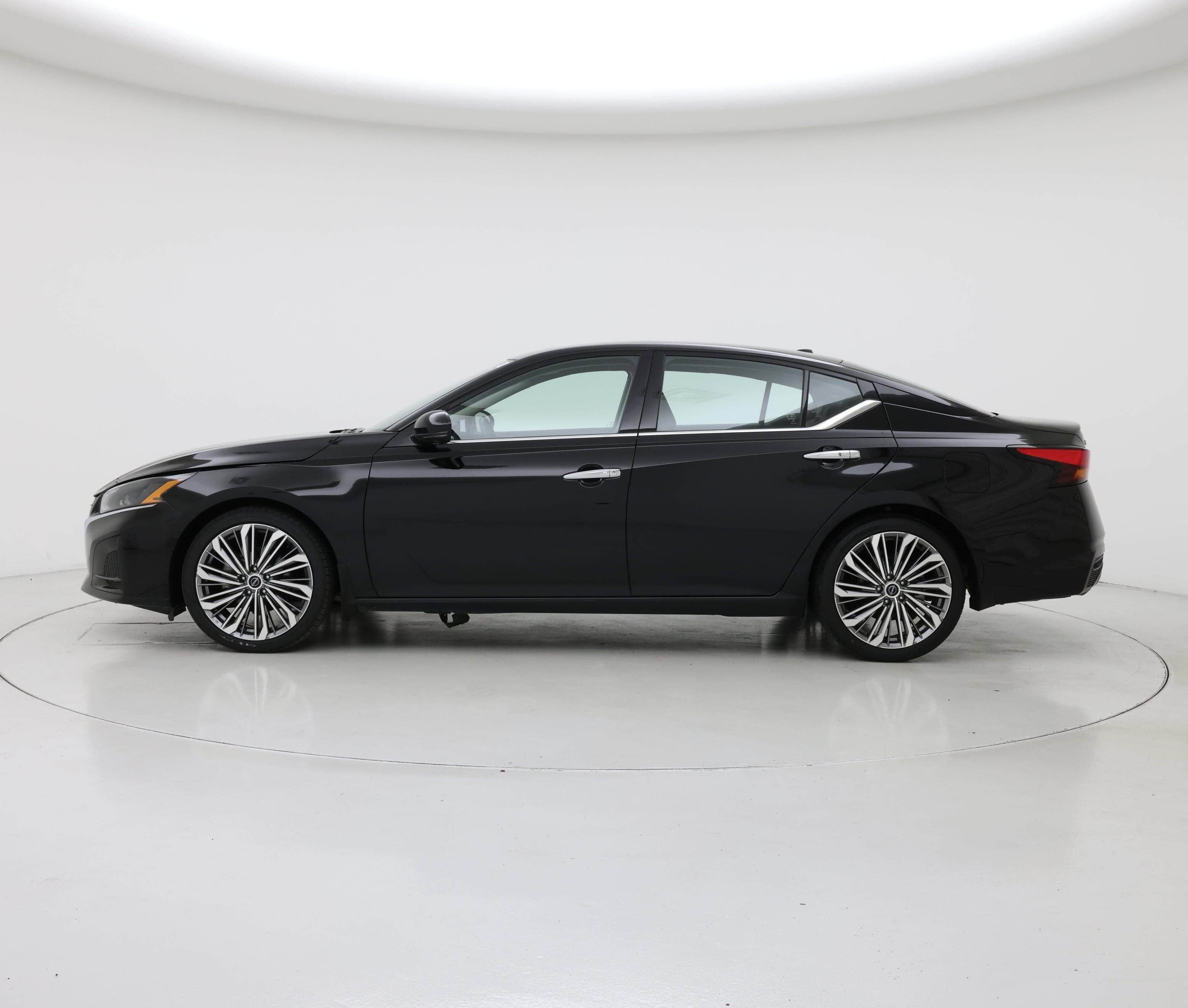 Thumbnail: 2024 Nissan Altima - 3