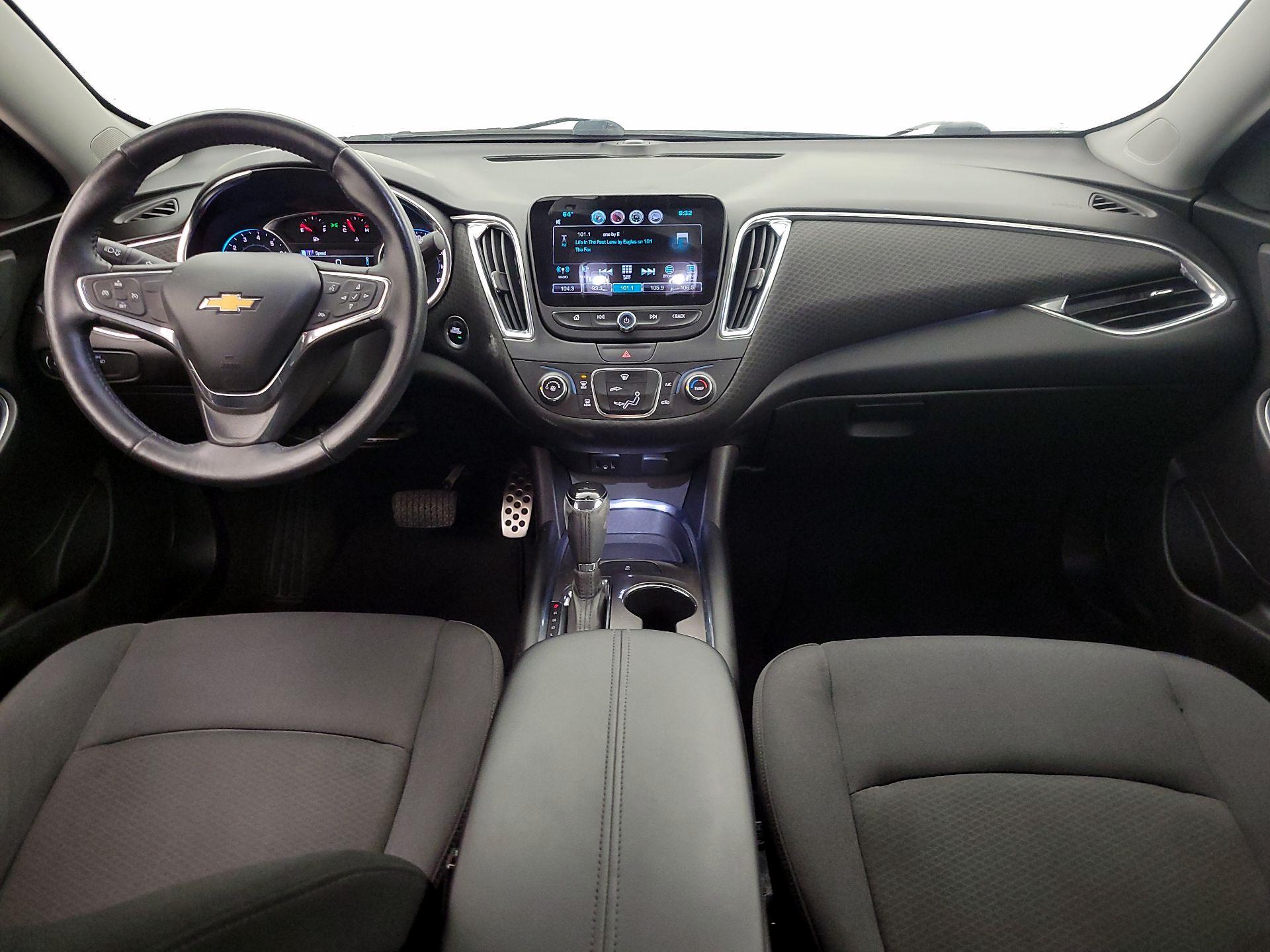 Thumbnail: 2016 Chevrolet Malibu - 9
