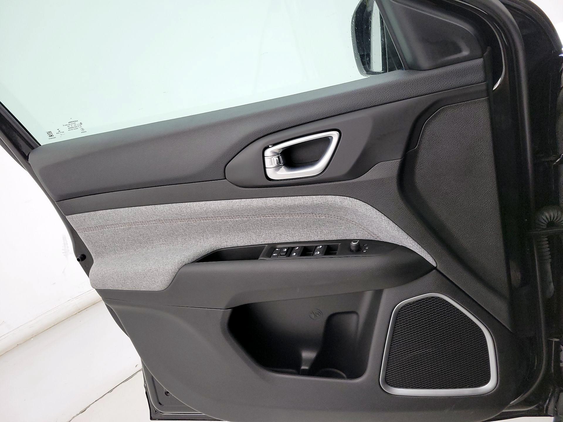 Thumbnail: 2022 Jeep Compass - 12