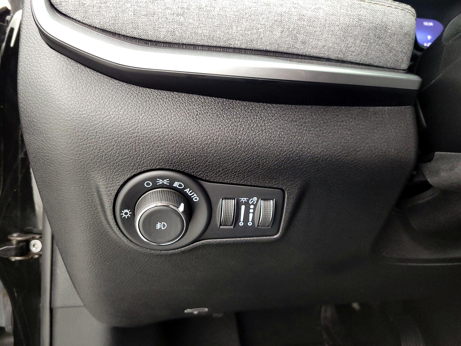 Thumbnail: 2022 Jeep Compass - 13