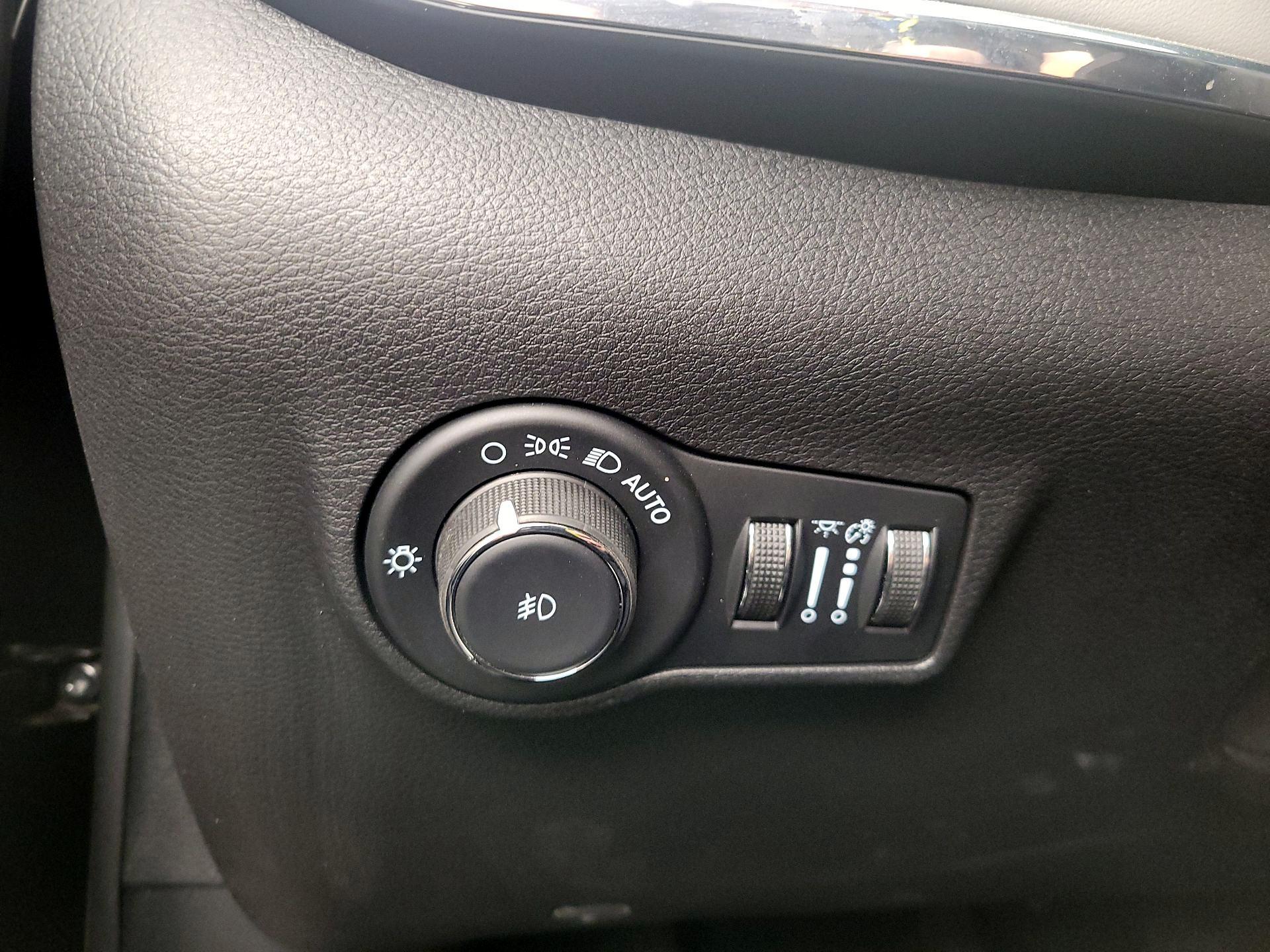 Thumbnail: 2022 Jeep Compass - 13