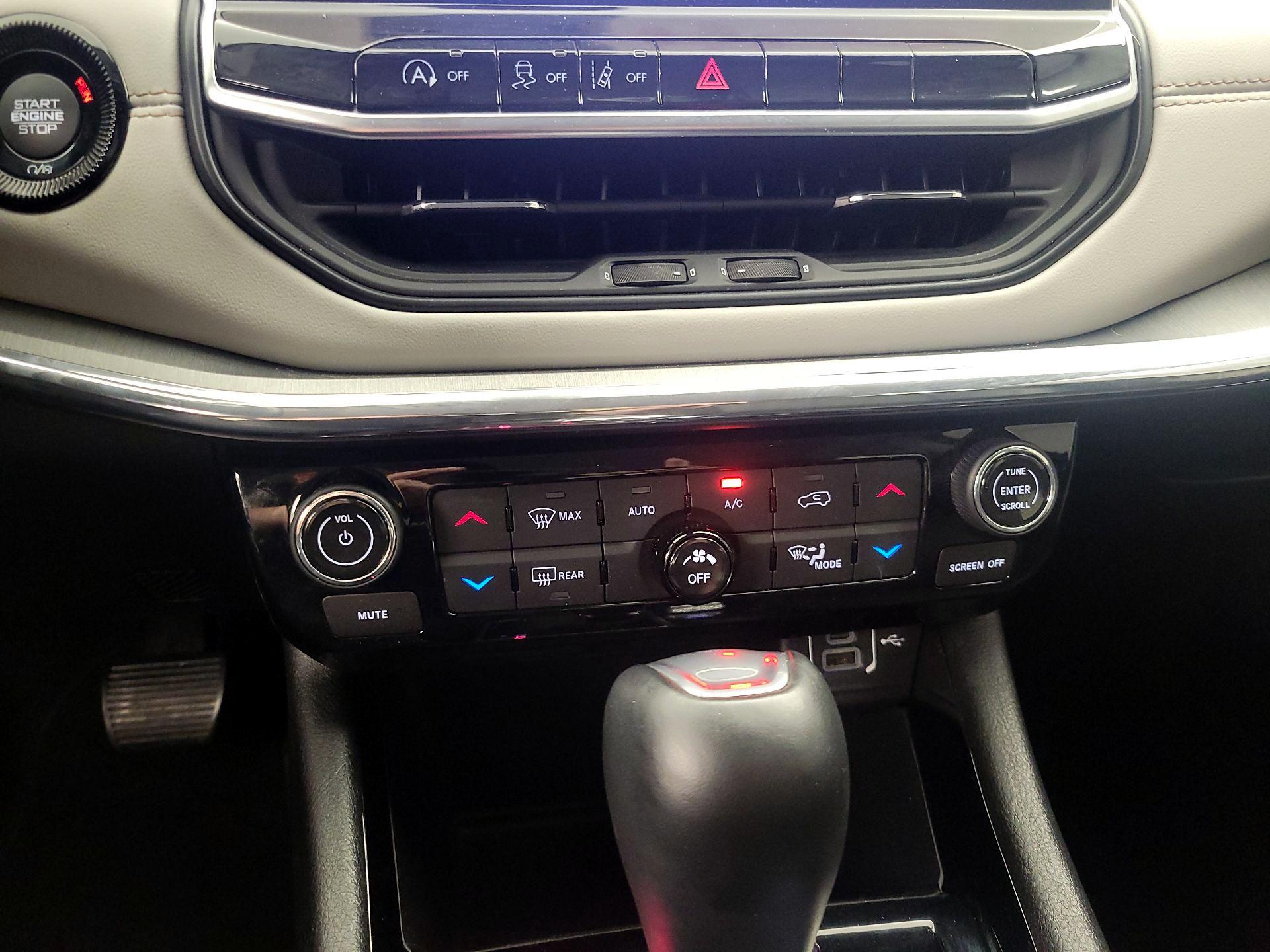 Thumbnail: 2022 Jeep Compass - 17