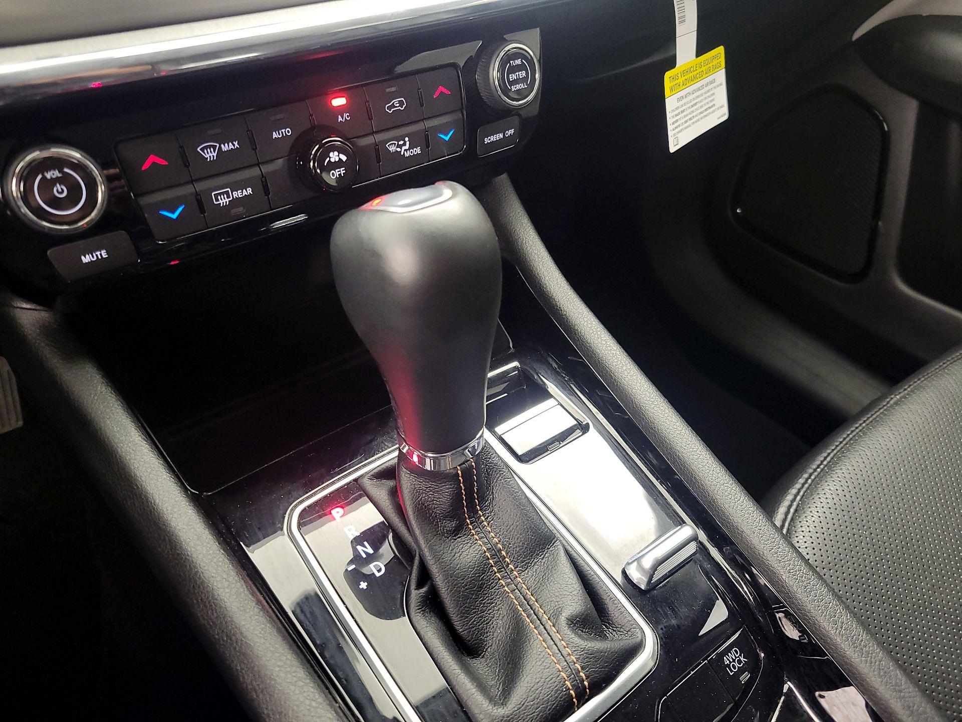 Thumbnail: 2022 Jeep Compass - 18