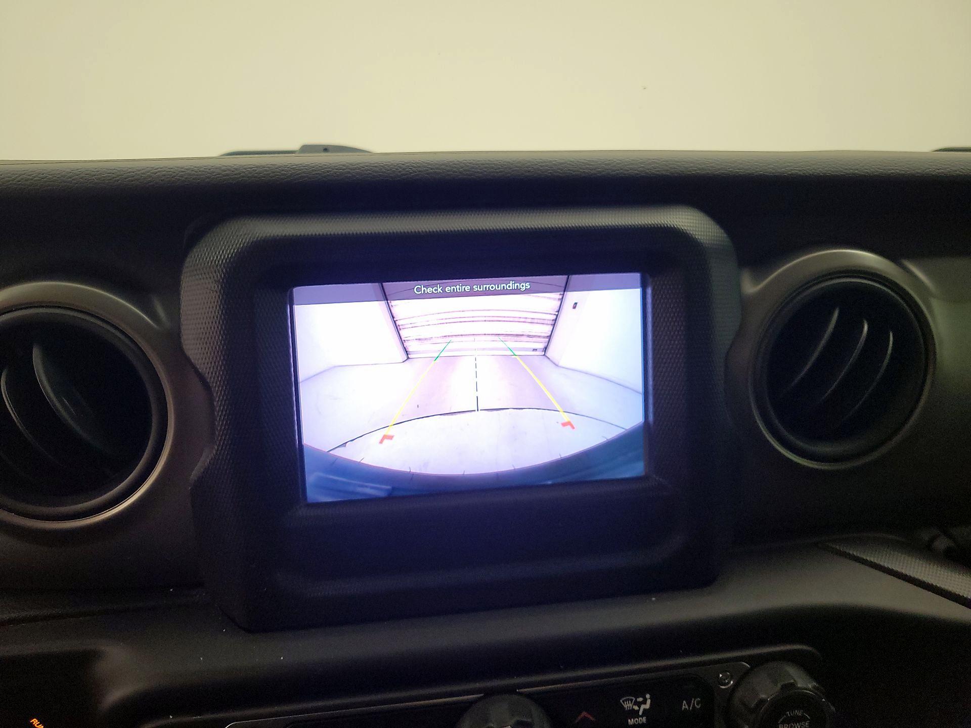 Thumbnail: 2022 Jeep Wrangler - 14