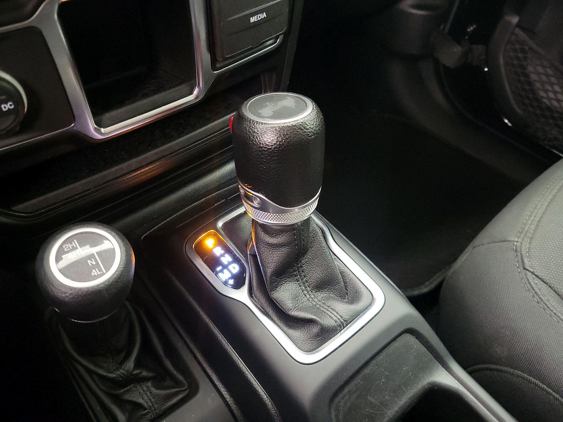 Thumbnail: 2022 Jeep Wrangler - 17