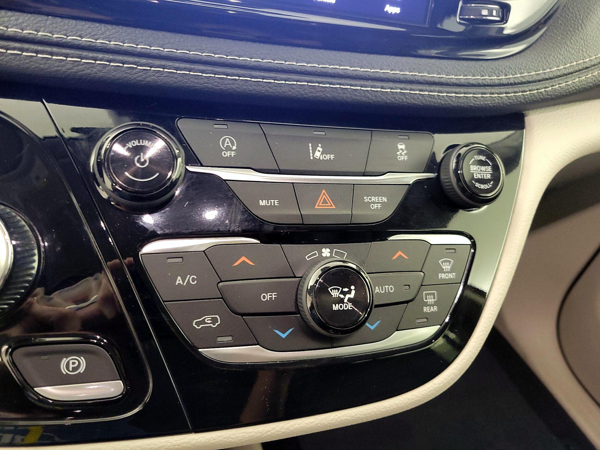 Thumbnail: 2022 Chrysler Pacifica - 16