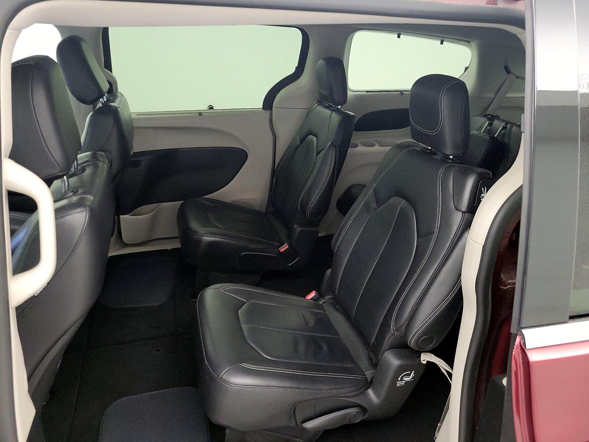 Thumbnail: 2022 Chrysler Pacifica - 19
