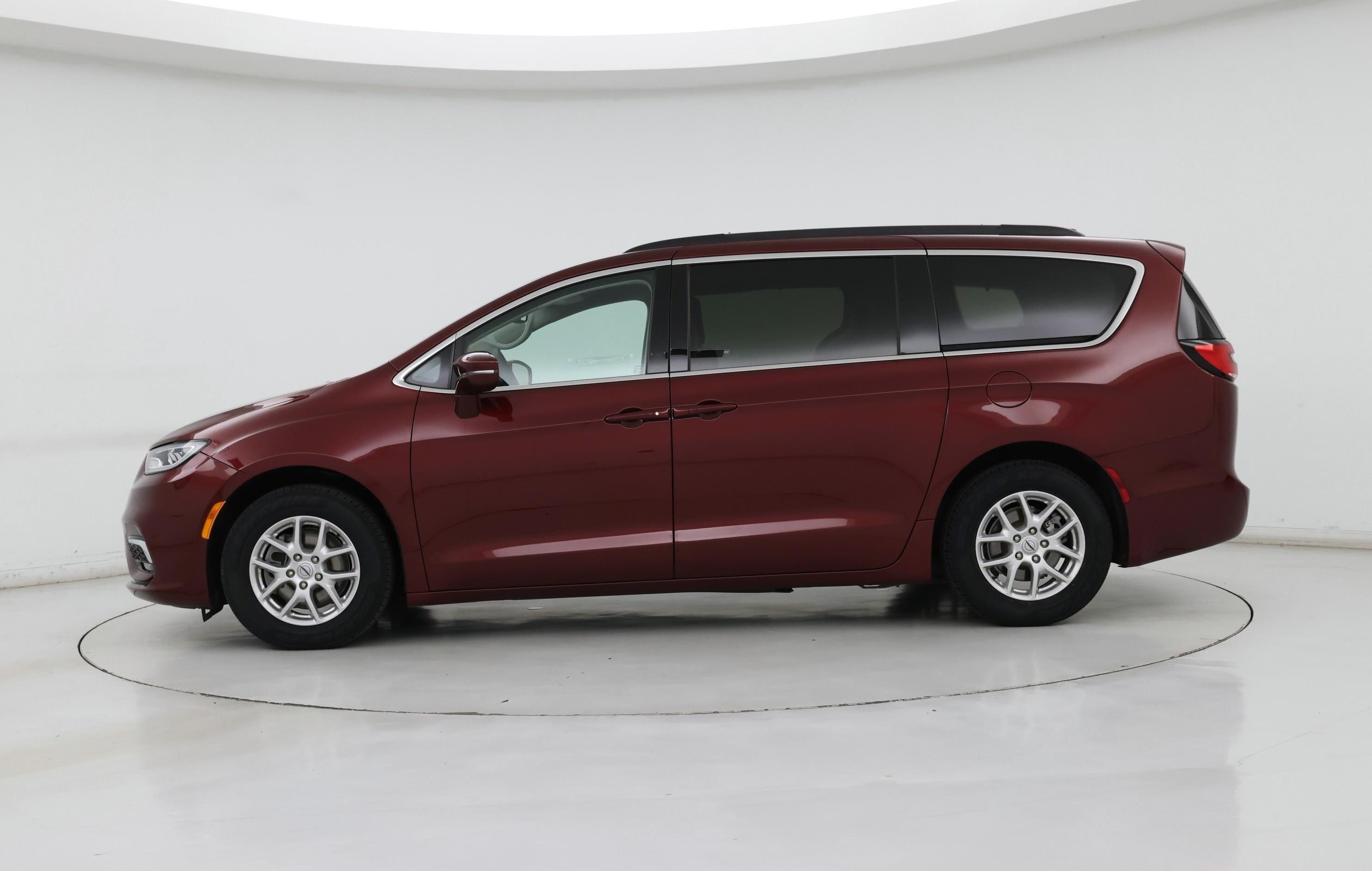 Thumbnail: 2022 Chrysler Pacifica - 3