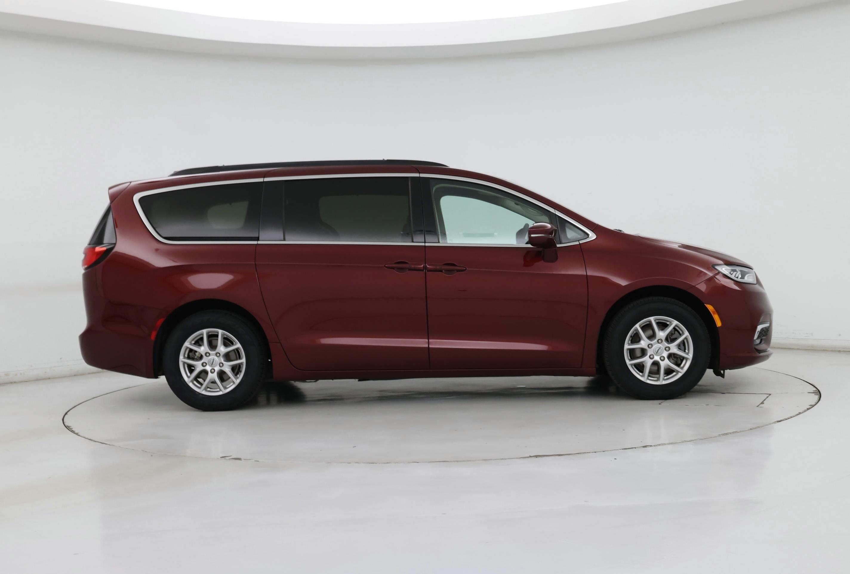 Thumbnail: 2022 Chrysler Pacifica - 7