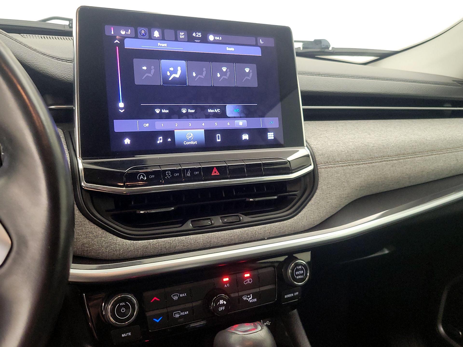 Thumbnail: 2022 Jeep Compass - 16