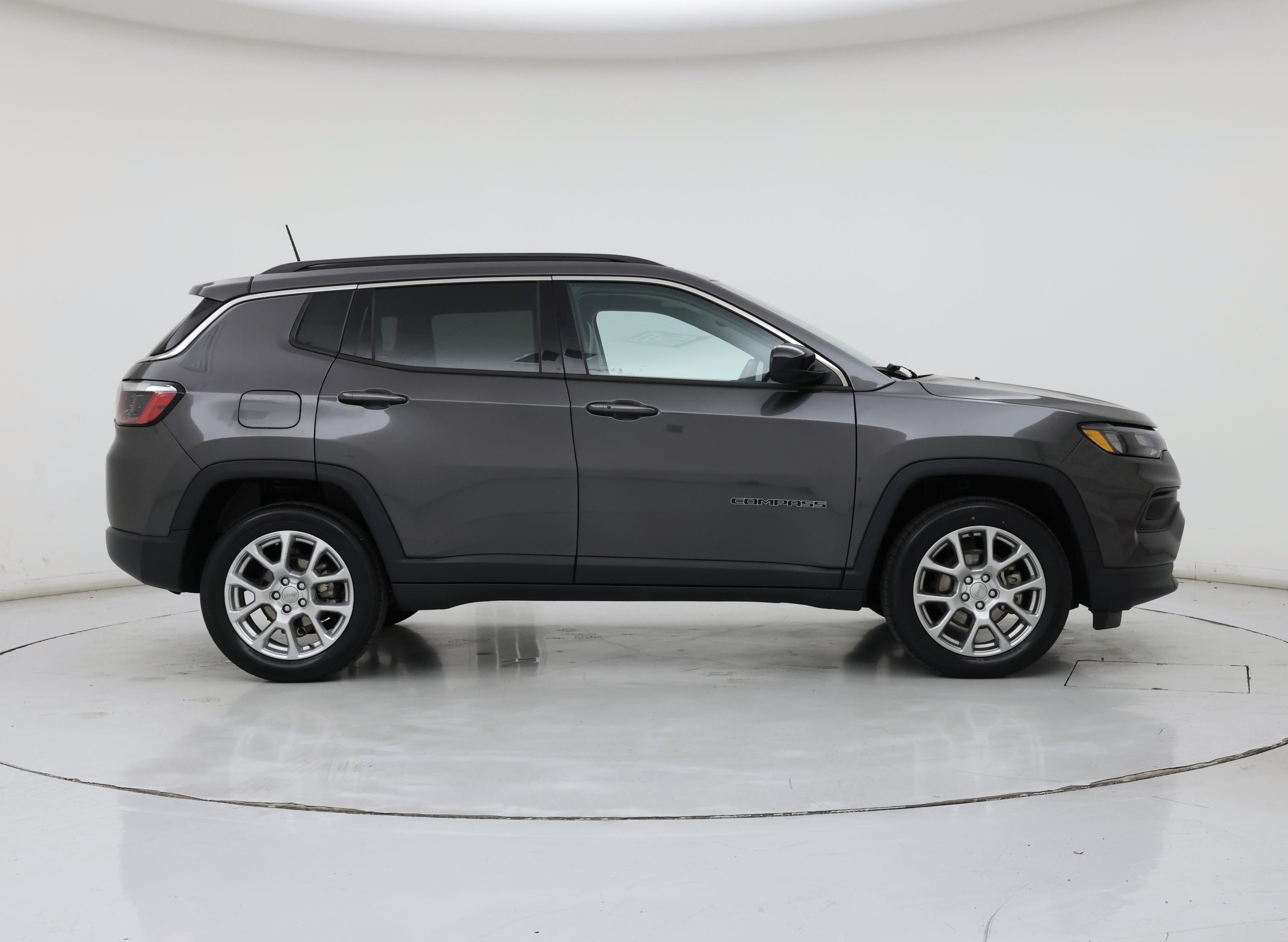 Thumbnail: 2022 Jeep Compass - 7