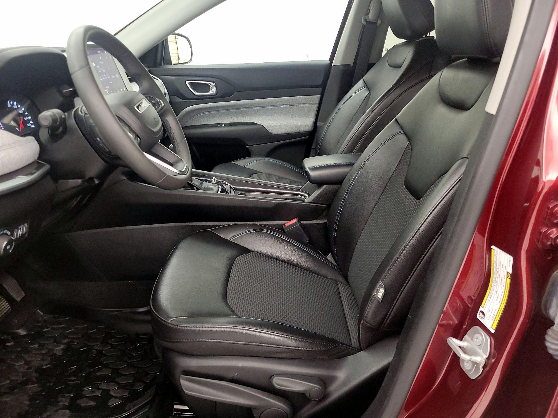 Thumbnail: 2022 Jeep Compass - 11