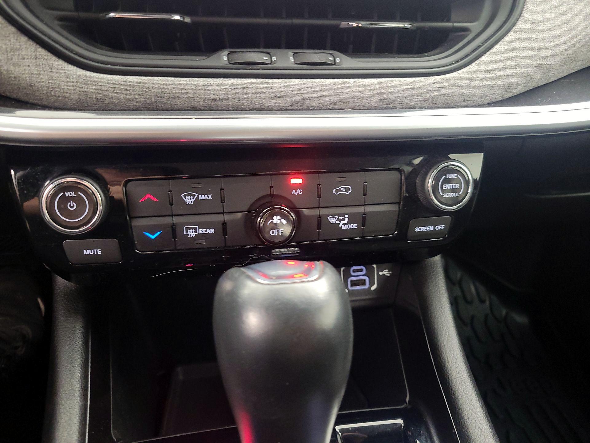 Thumbnail: 2022 Jeep Compass - 16