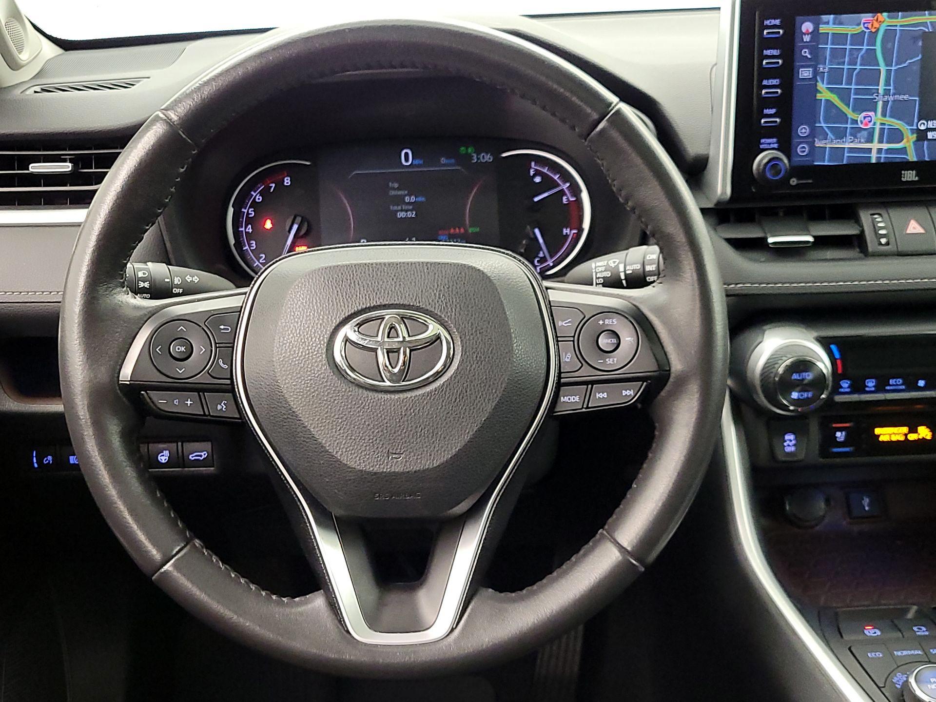 Thumbnail: 2021 Toyota RAV4 - 10