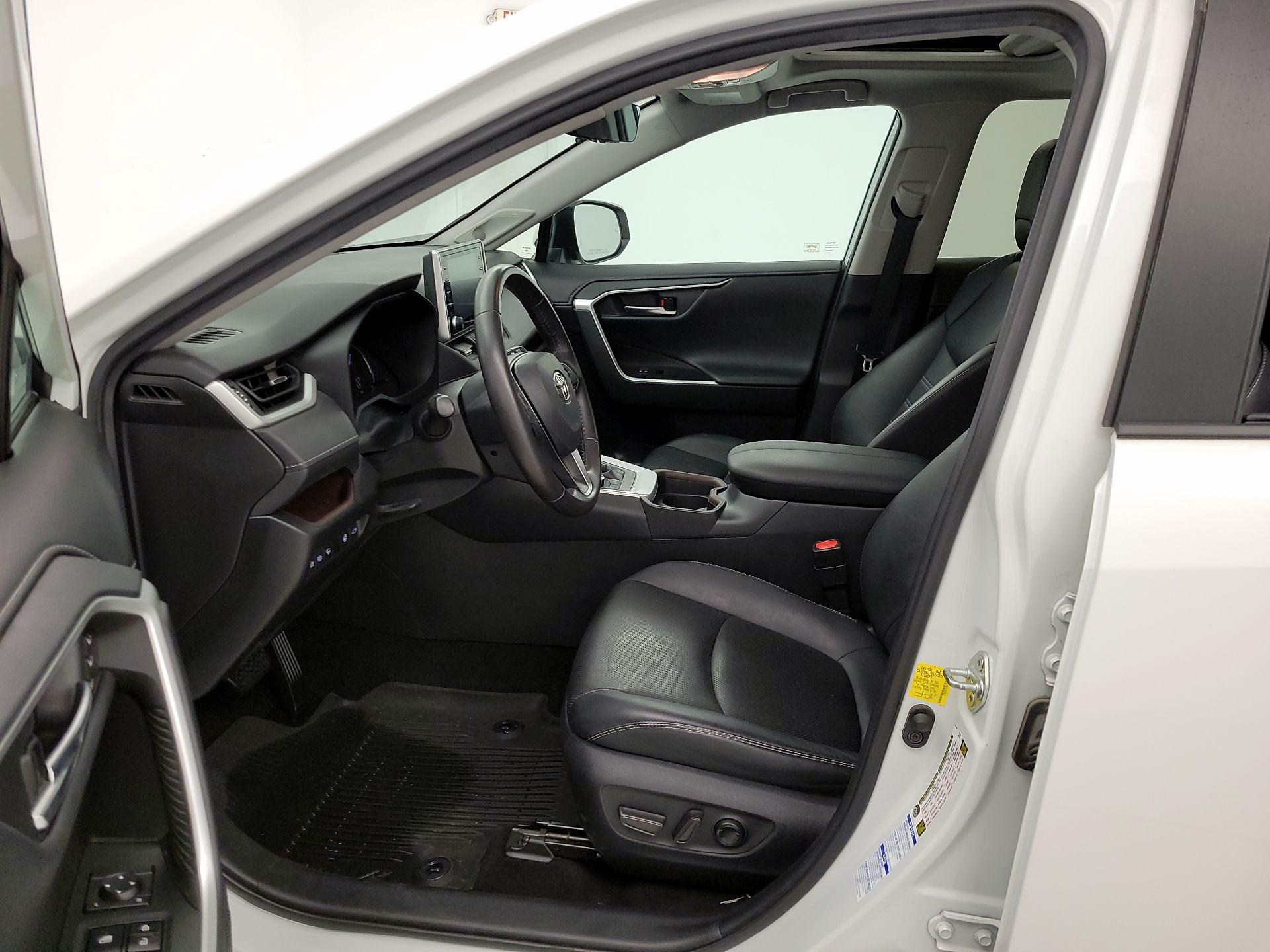 Thumbnail: 2021 Toyota RAV4 - 11