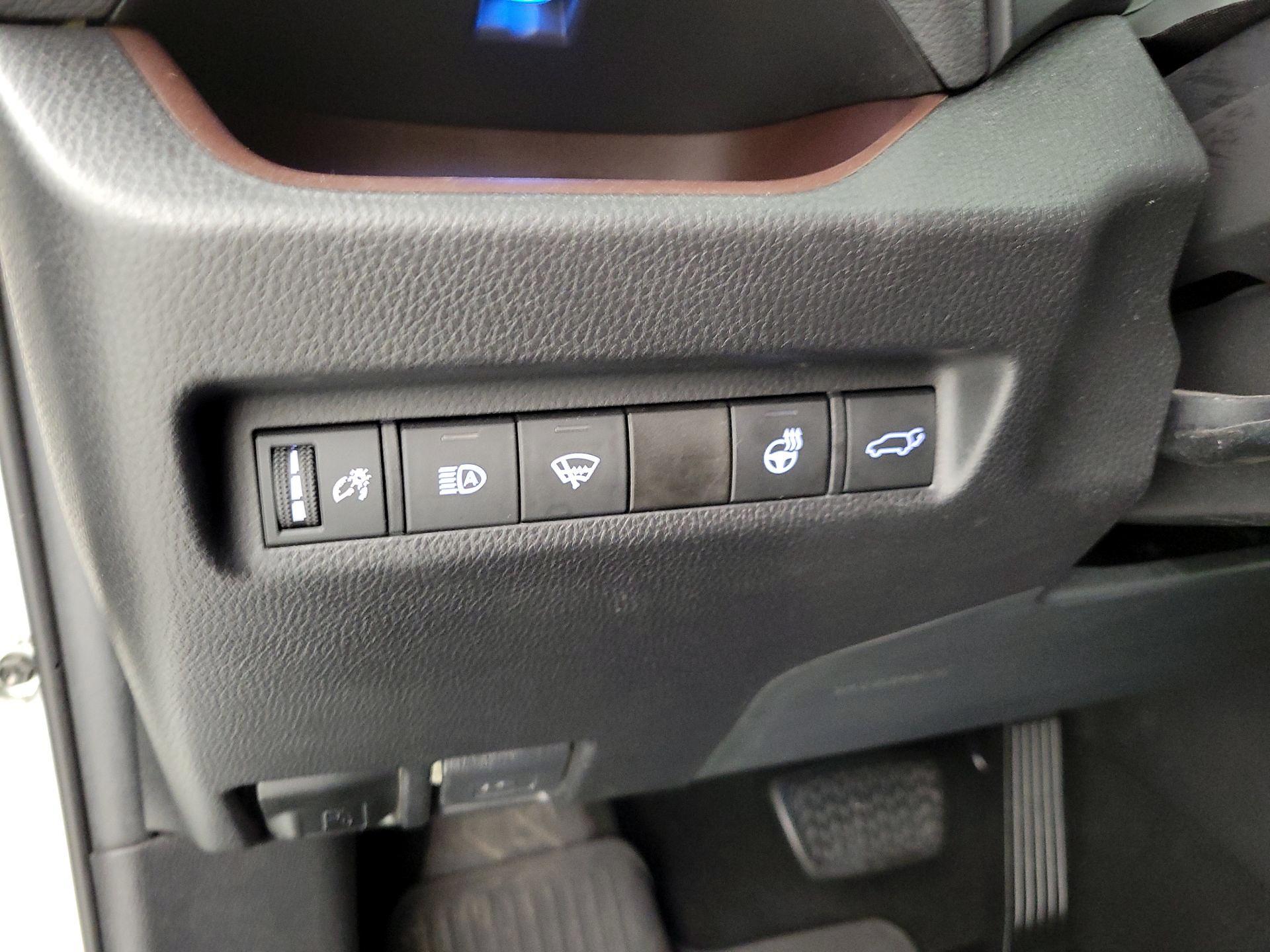 Thumbnail: 2021 Toyota RAV4 - 13