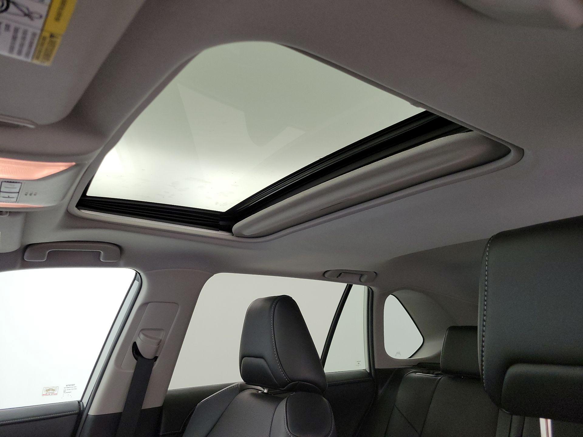 Thumbnail: 2021 Toyota RAV4 - 20