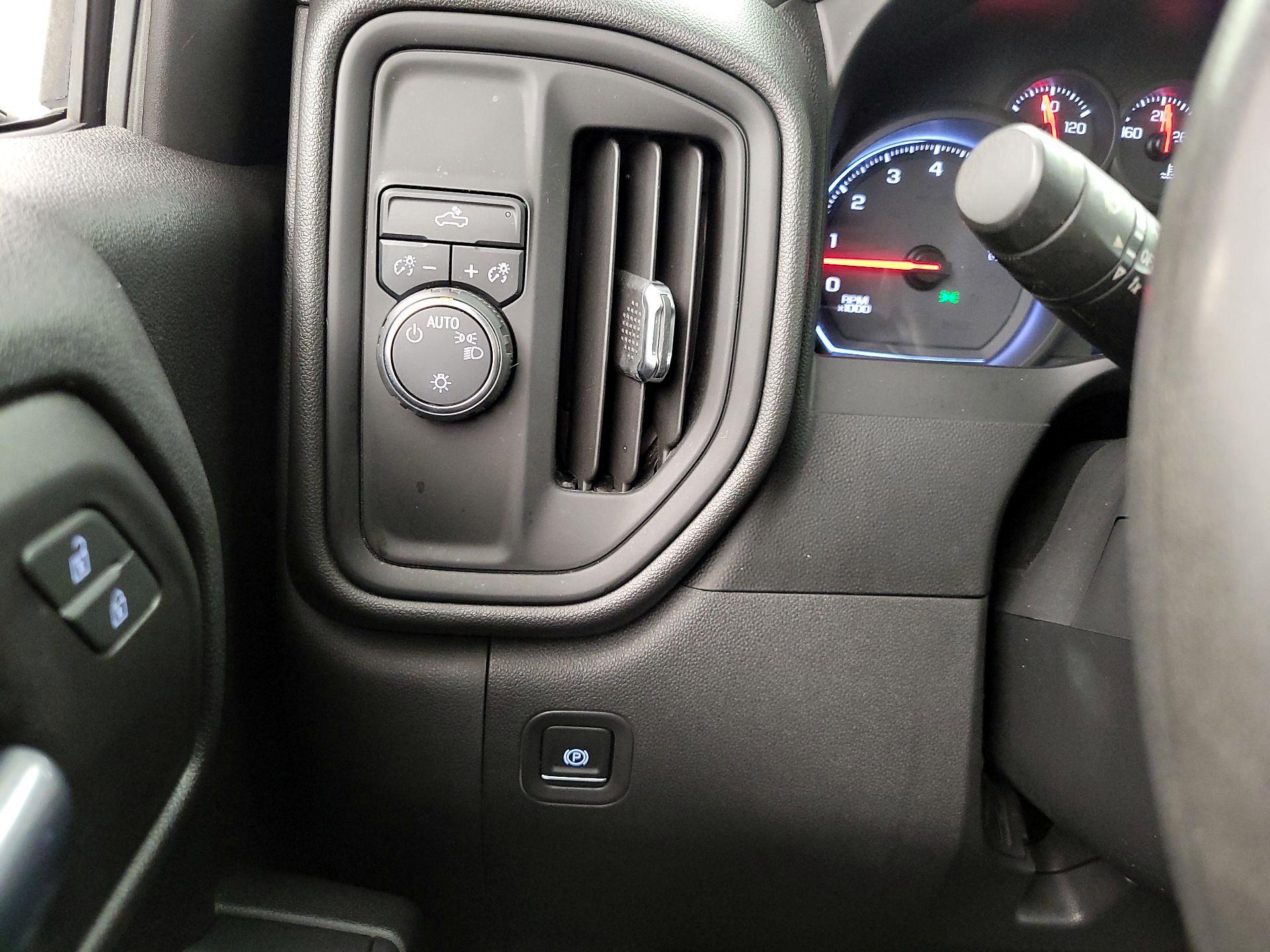 Thumbnail: 2019 Chevrolet Silverado 1500 - 13