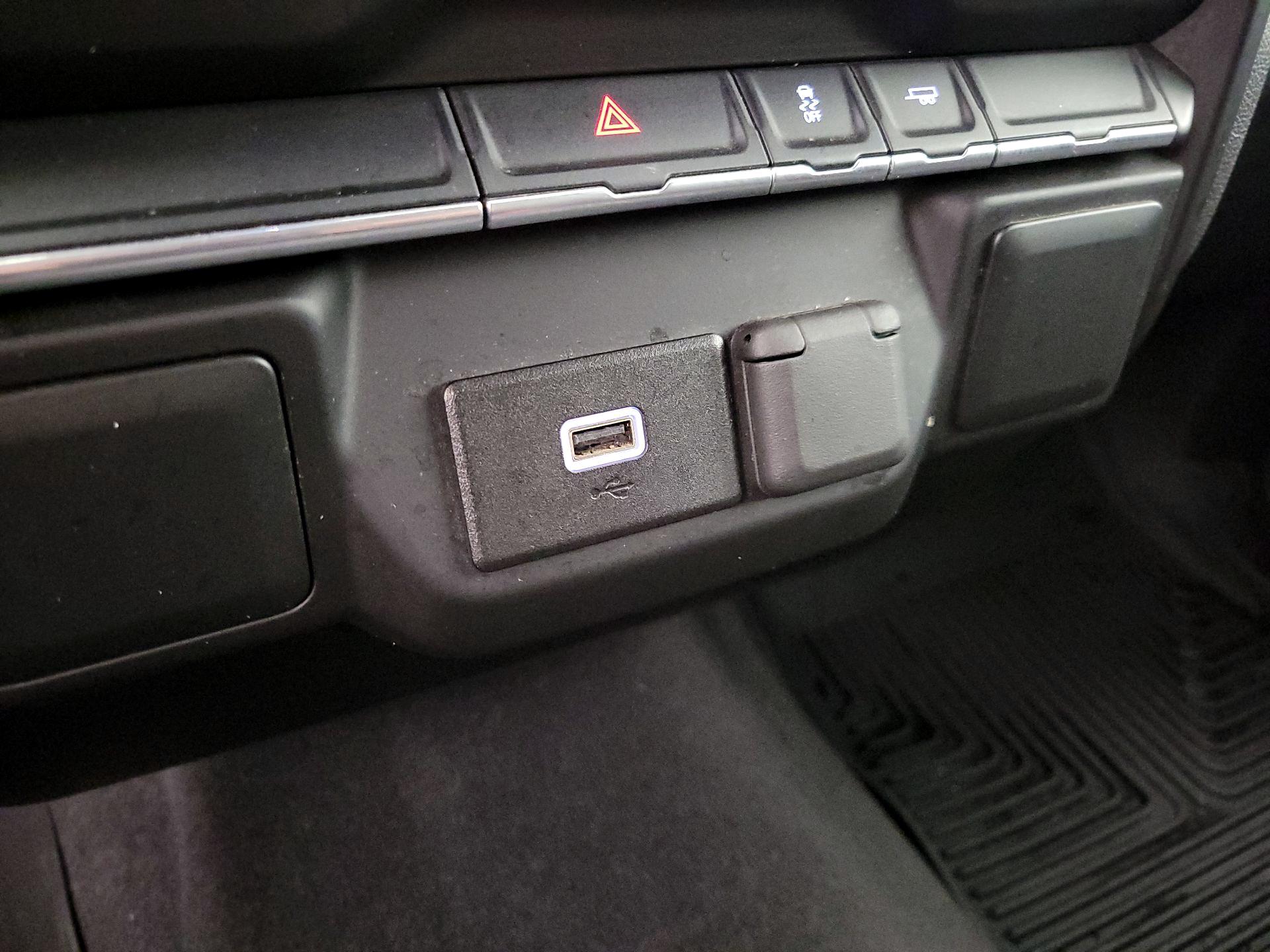 Thumbnail: 2019 Chevrolet Silverado 1500 - 18