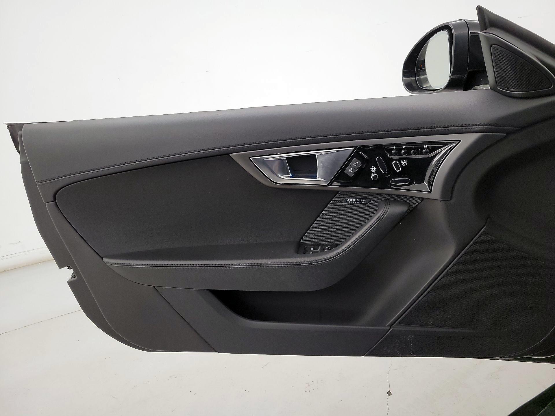 Thumbnail: 2016 Jaguar F-Type - 12