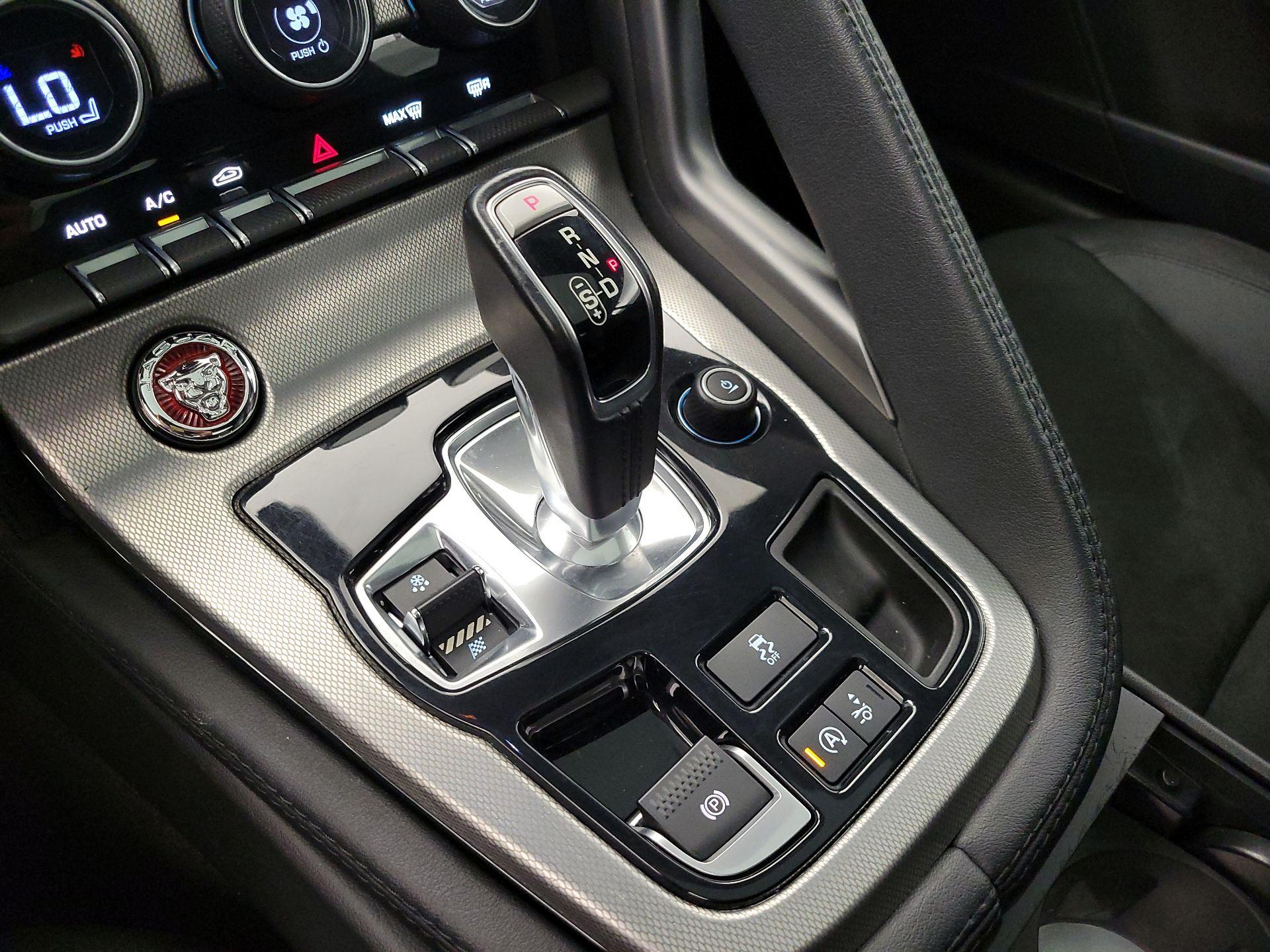 Thumbnail: 2016 Jaguar F-Type - 18