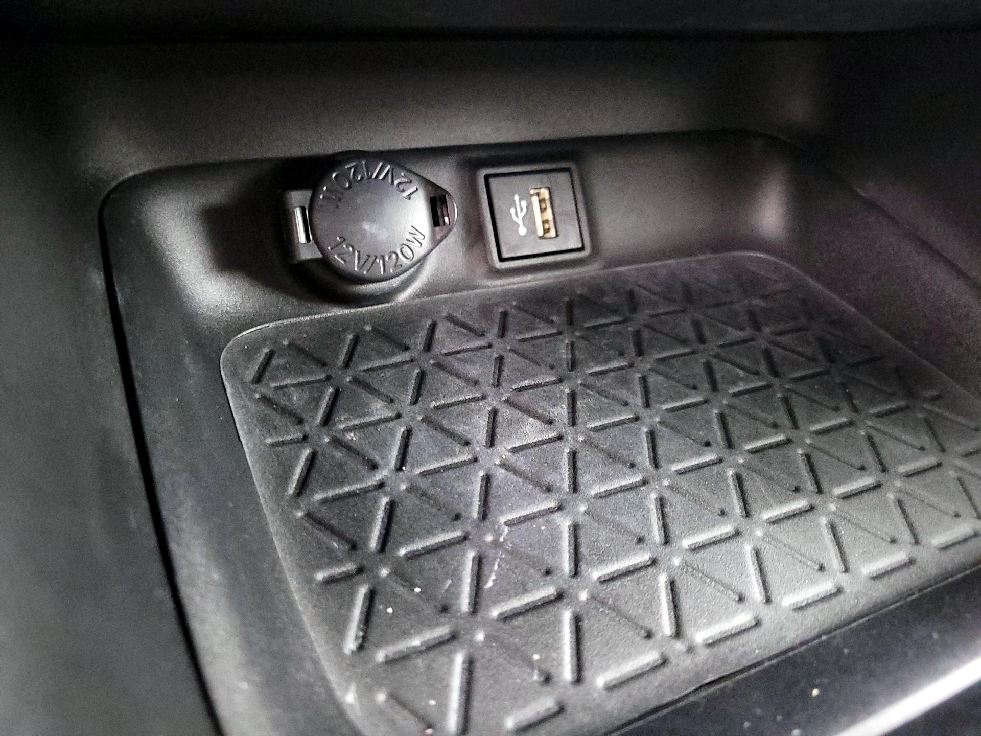 Thumbnail: 2023 Toyota RAV4 - 18