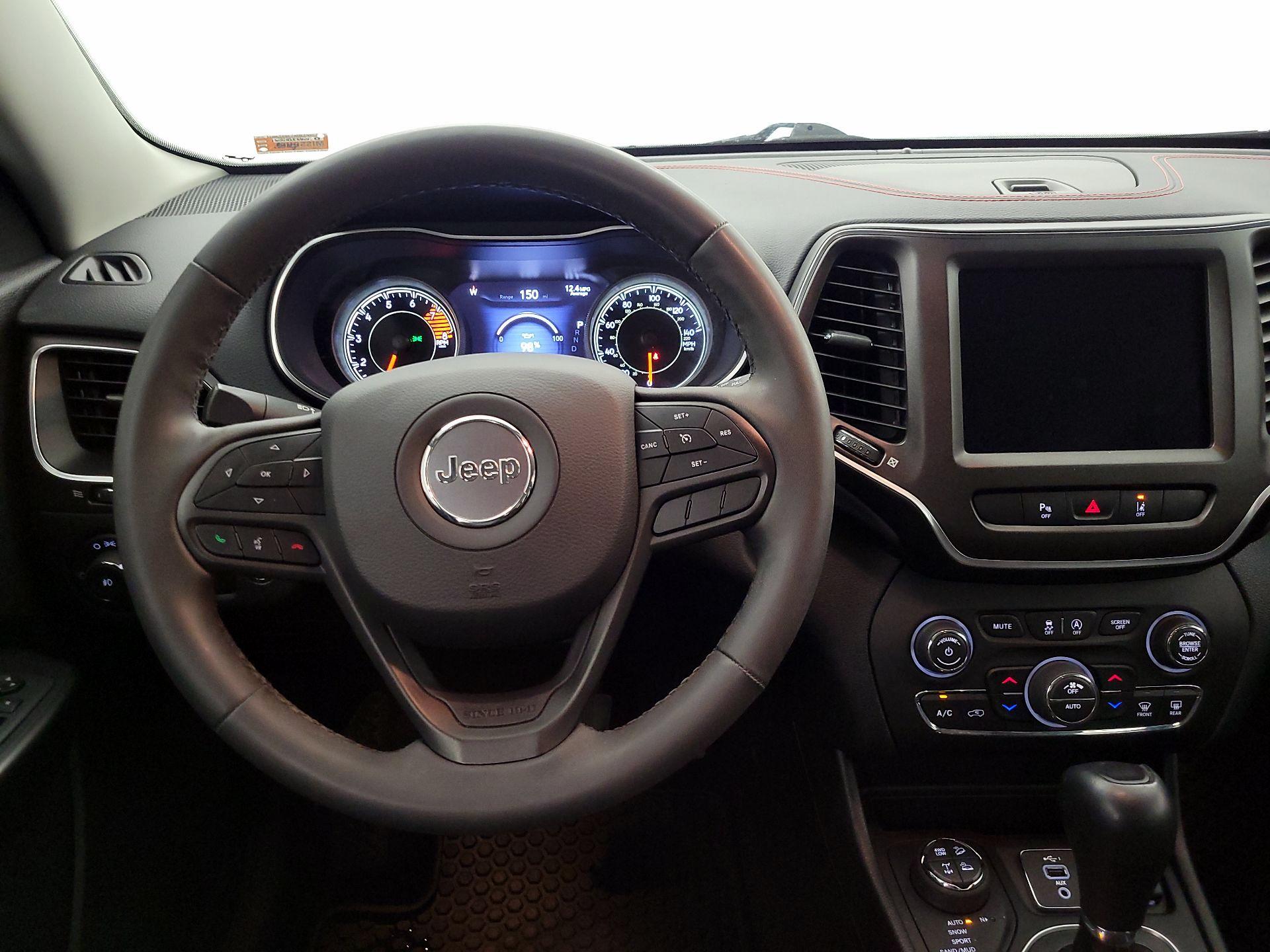 Thumbnail: 2022 Jeep Cherokee - 10