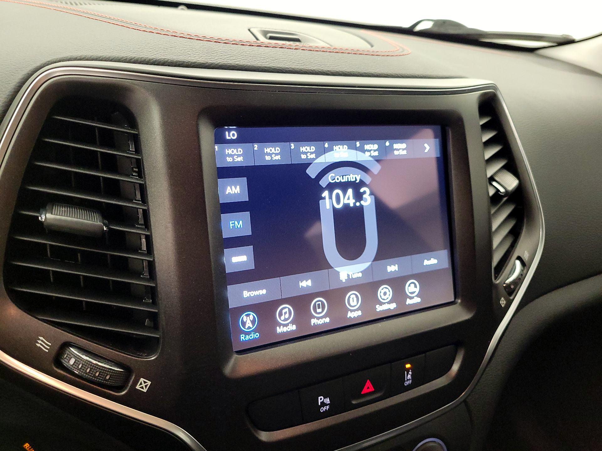 Thumbnail: 2022 Jeep Cherokee - 15