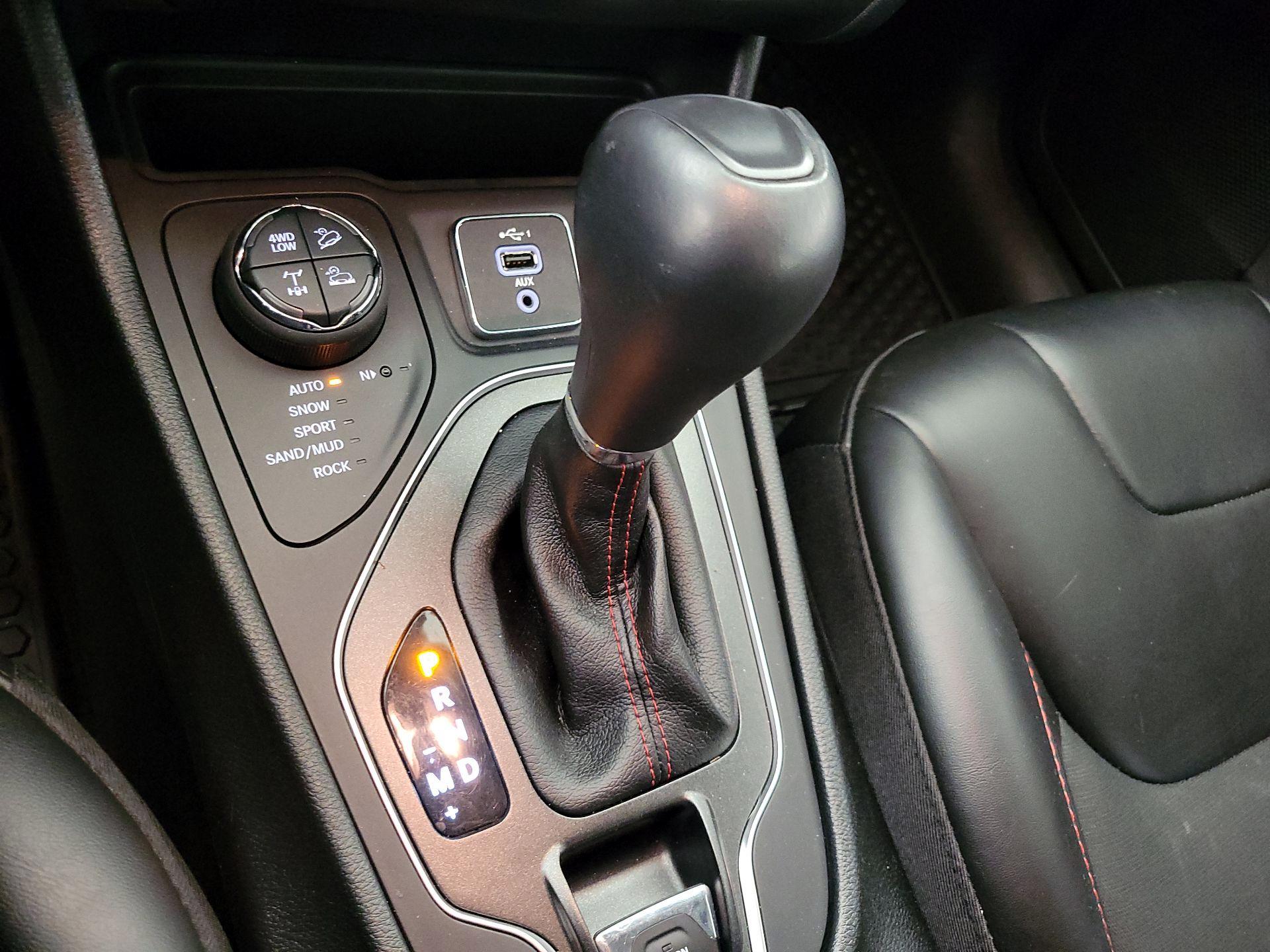 Thumbnail: 2022 Jeep Cherokee - 17