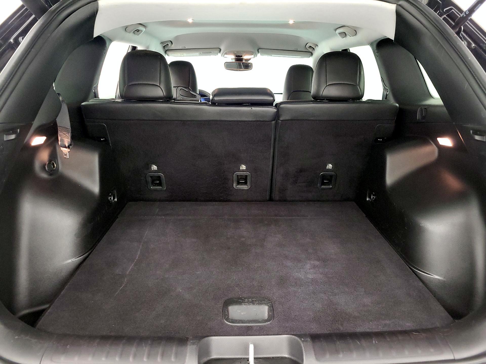 Thumbnail: 2022 Jeep Cherokee - 20