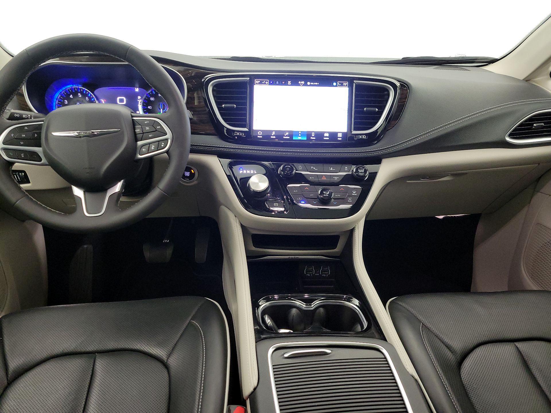 Thumbnail: 2024 Chrysler Pacifica - 9