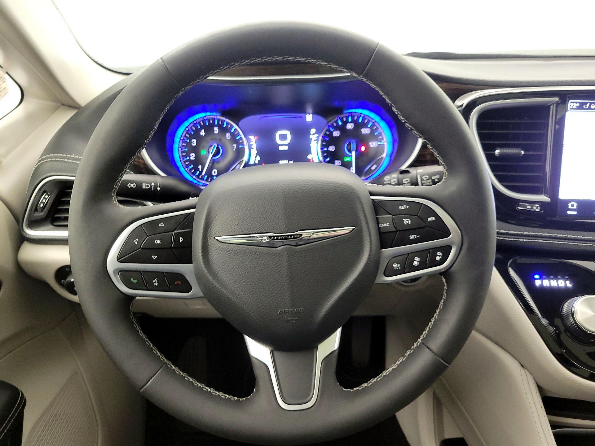 Thumbnail: 2024 Chrysler Pacifica - 10