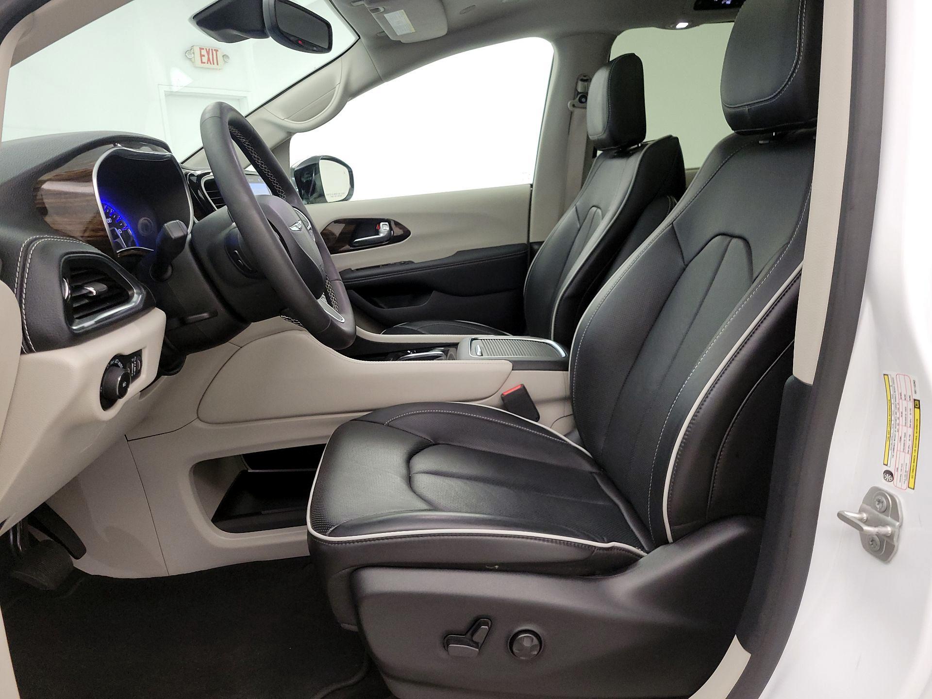 Thumbnail: 2024 Chrysler Pacifica - 11