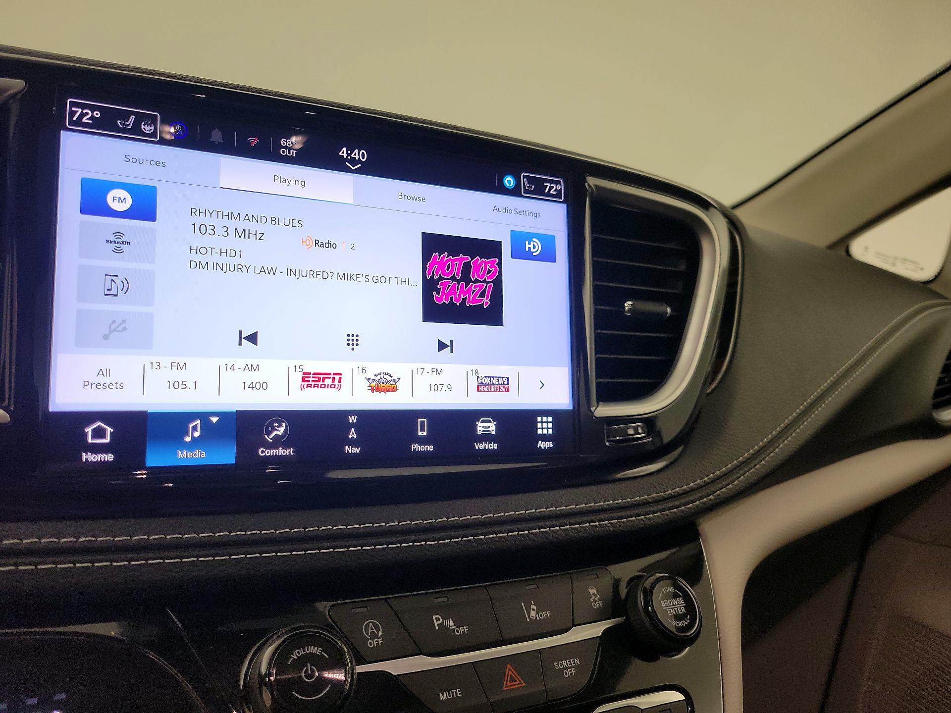 Thumbnail: 2024 Chrysler Pacifica - 16