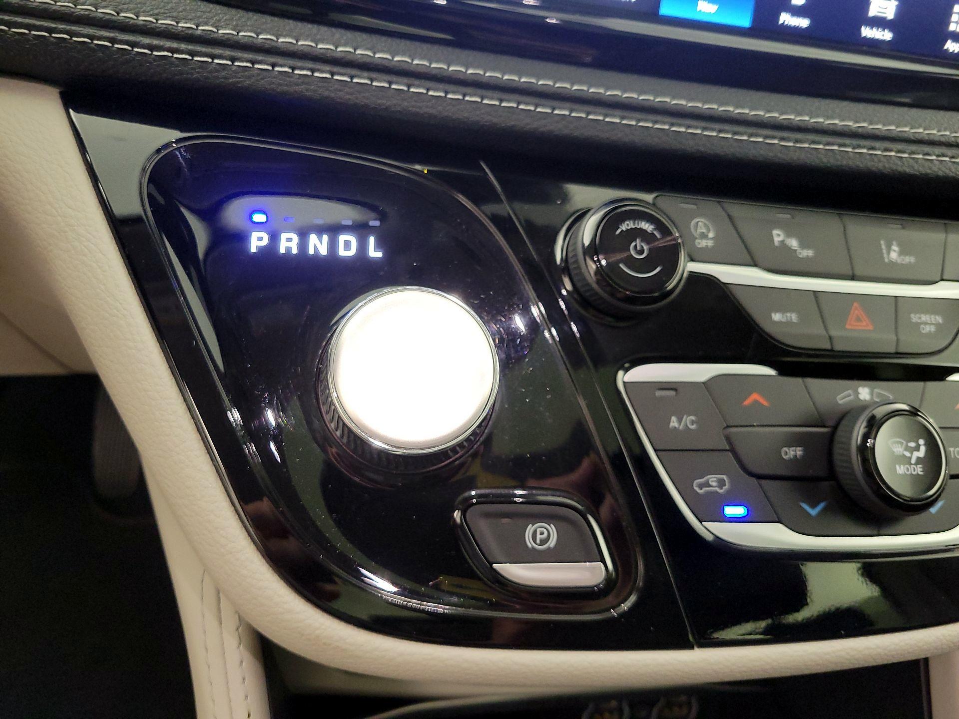 Thumbnail: 2024 Chrysler Pacifica - 18