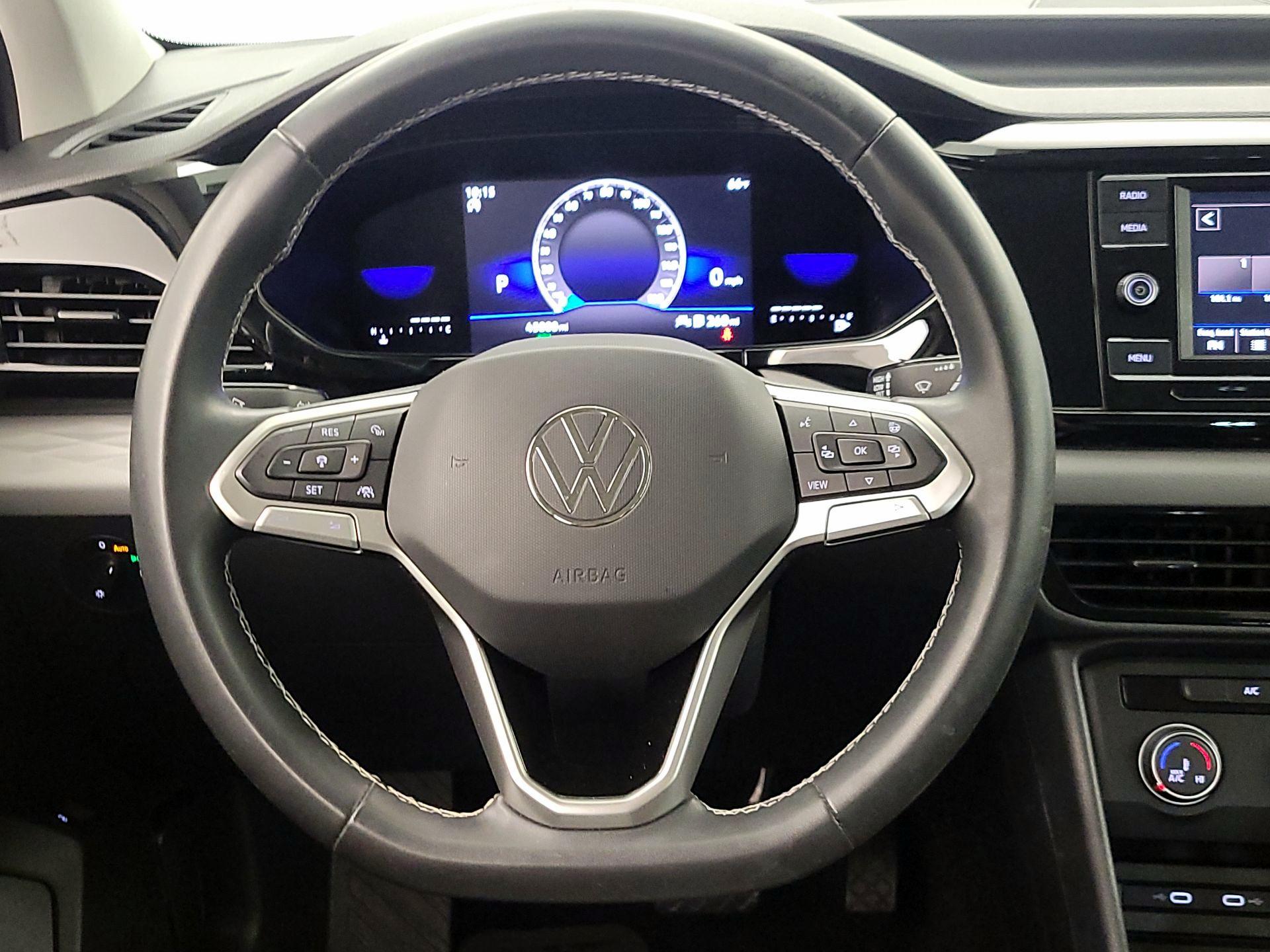 Thumbnail: 2022 Volkswagen Taos - 10