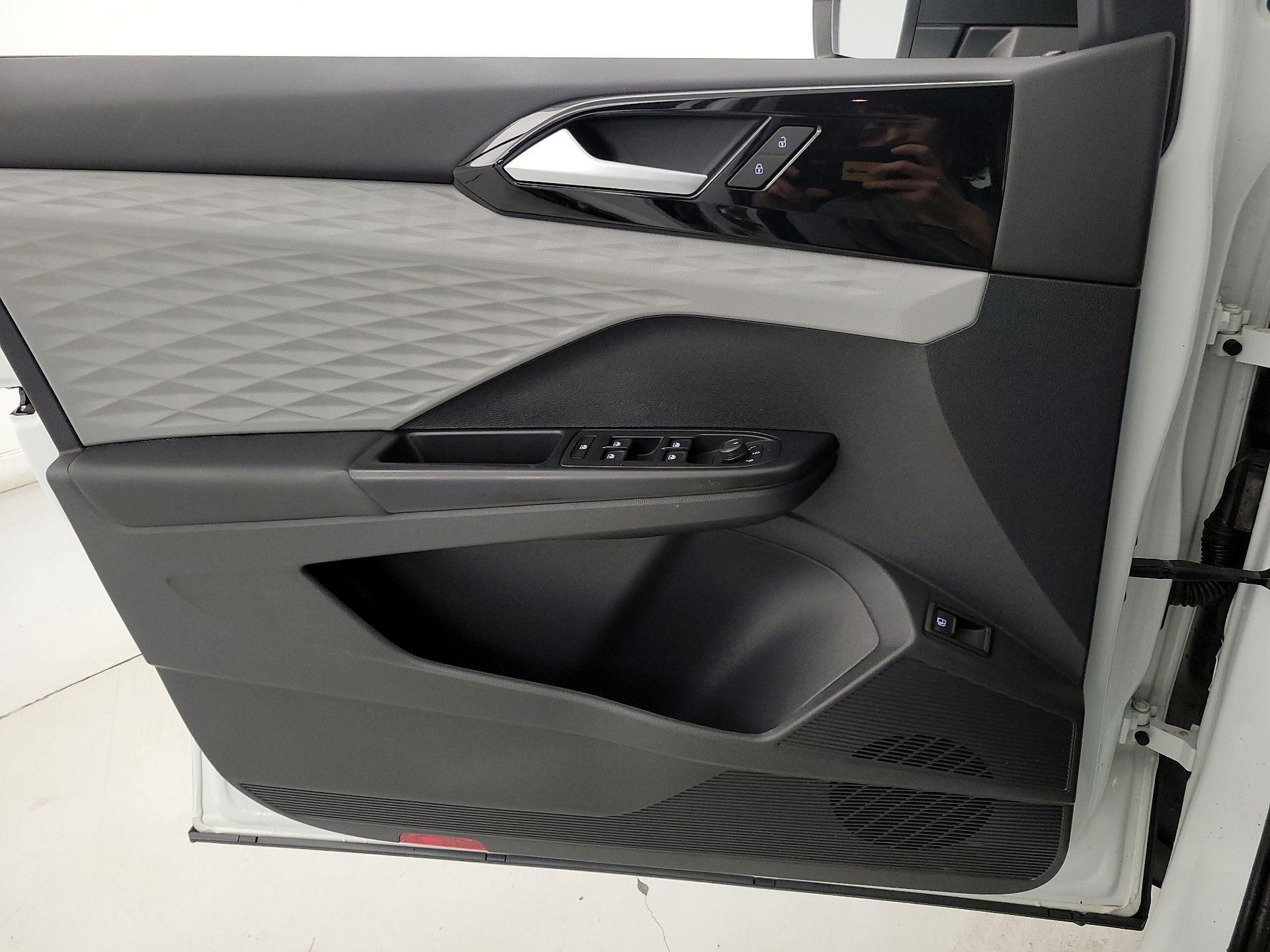 Thumbnail: 2022 Volkswagen Taos - 12