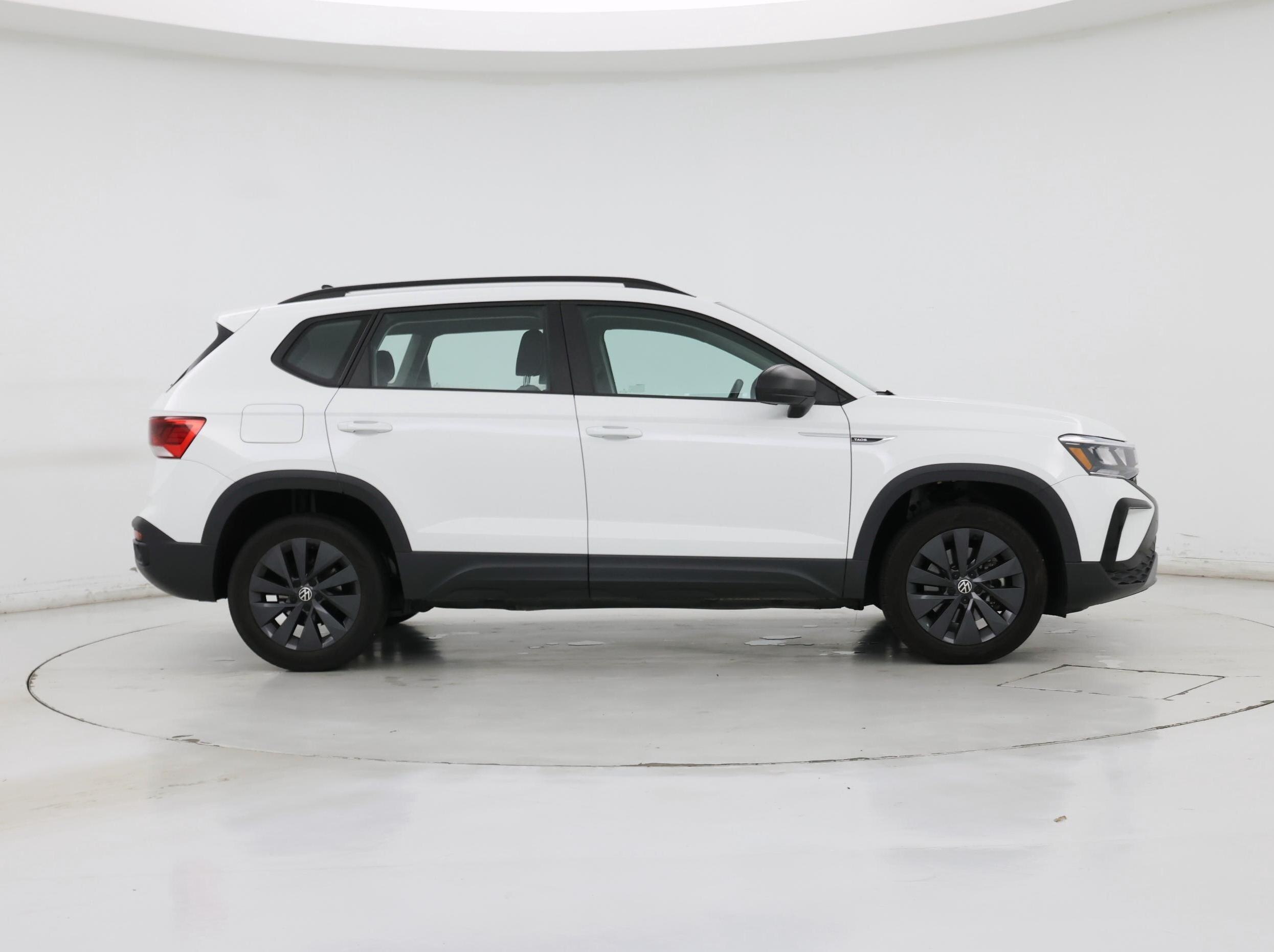 Thumbnail: 2022 Volkswagen Taos - 7