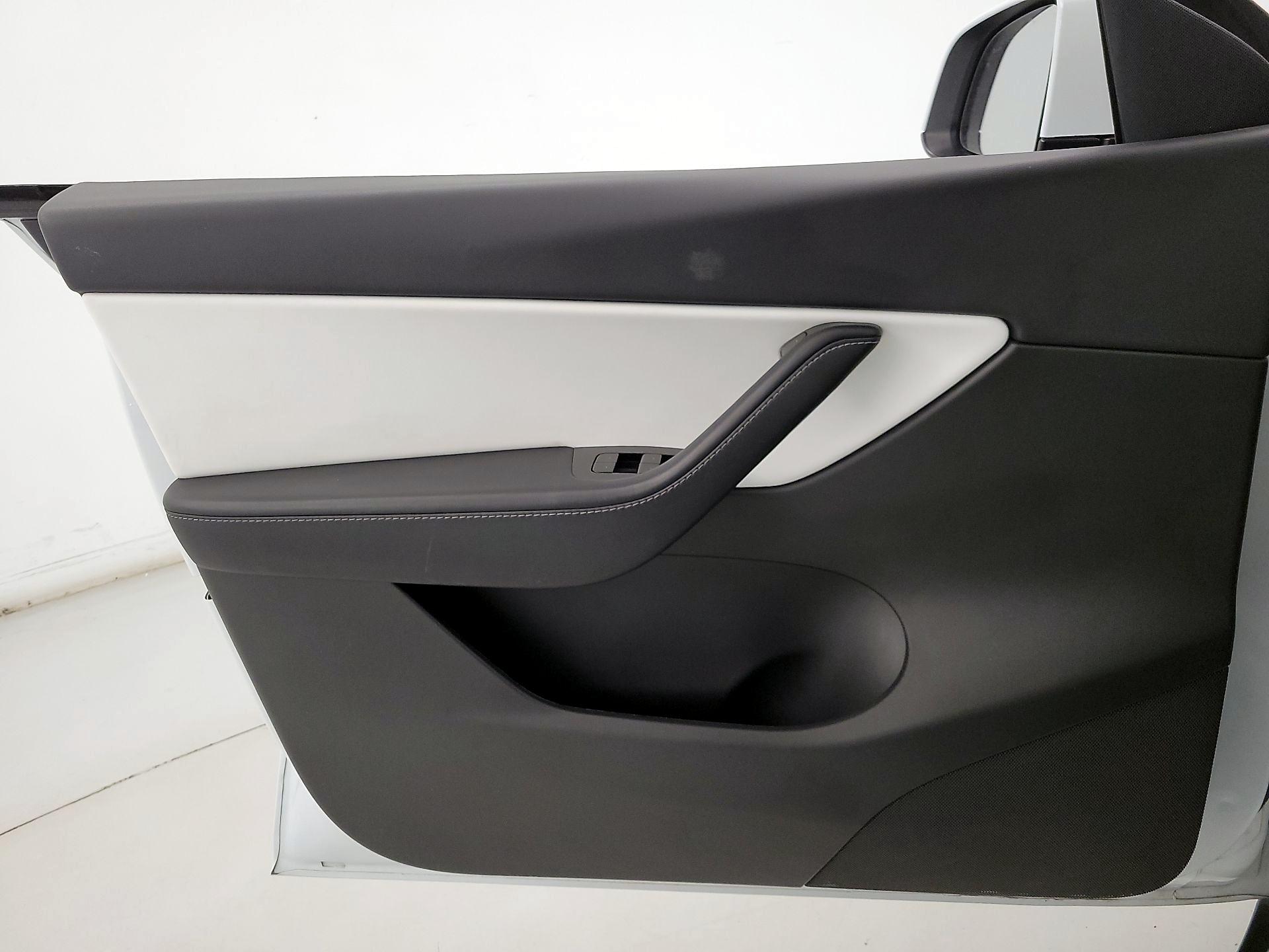 Thumbnail: 2020 Tesla Model Y - 12