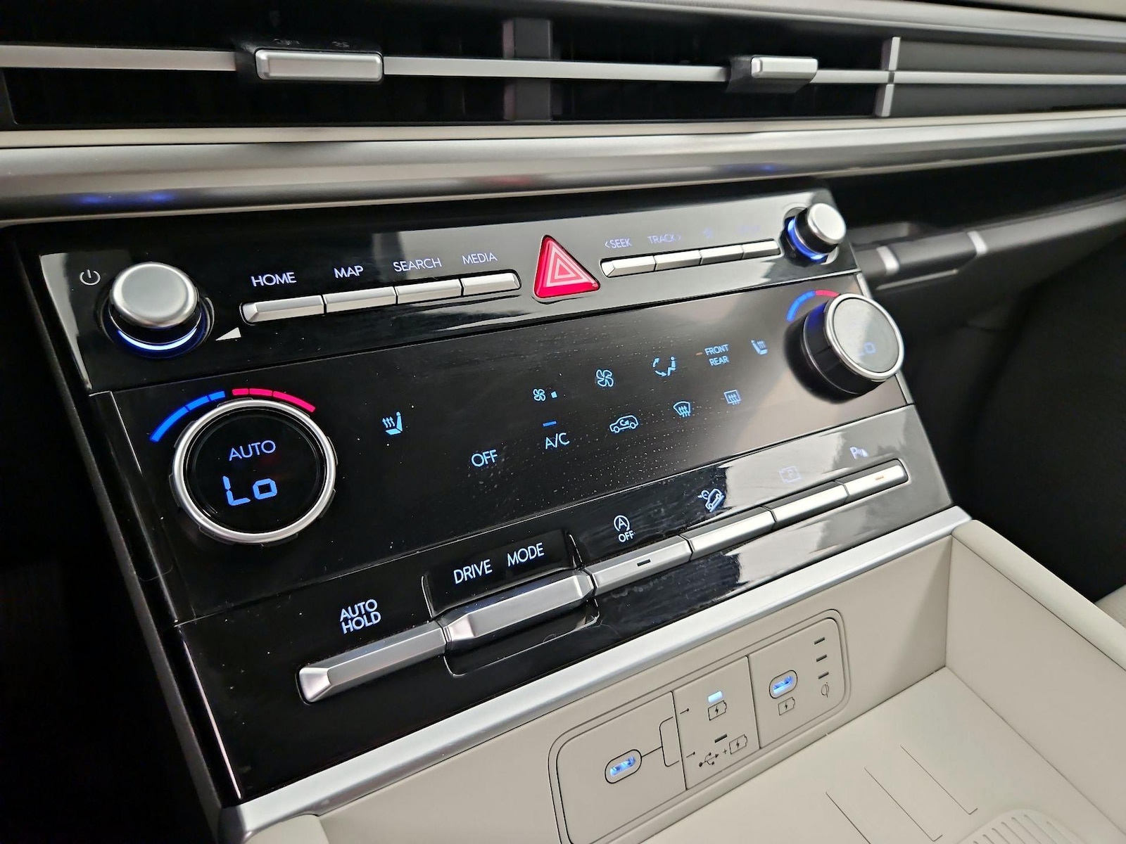 2025 Hyundai Santa Fe SEL - Photo 17