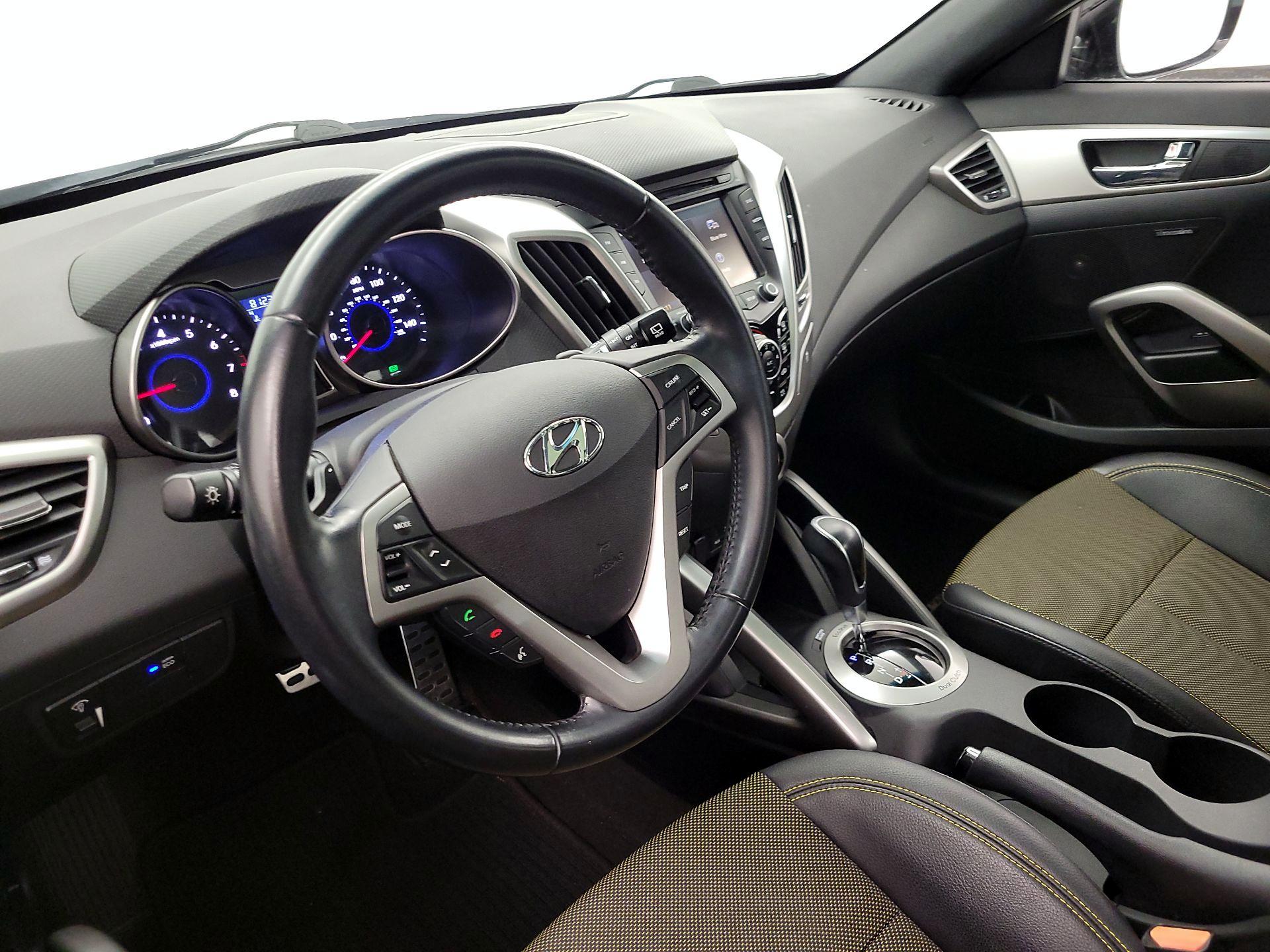 Thumbnail: 2016 Hyundai Veloster - 9