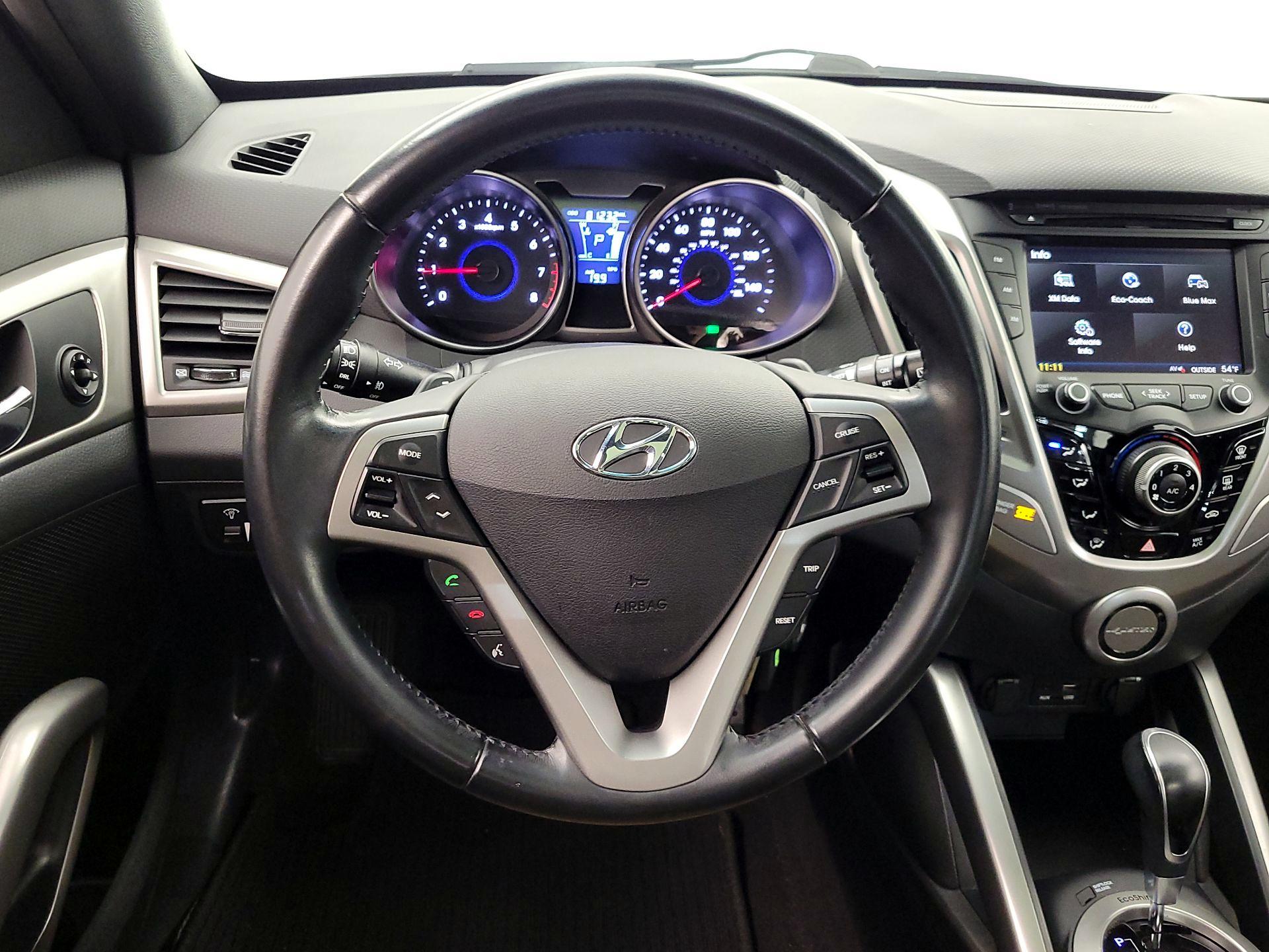 Thumbnail: 2016 Hyundai Veloster - 10