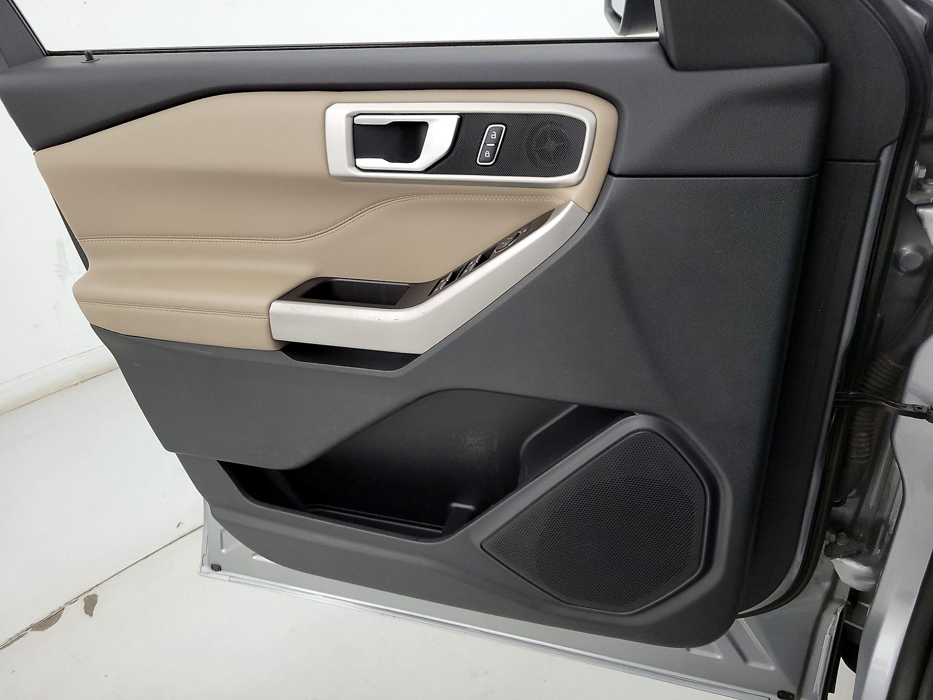 Thumbnail: 2022 Ford Explorer - 12