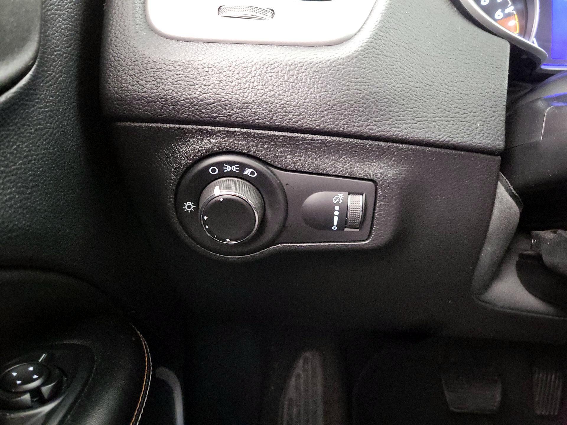 Thumbnail: 2021 Jeep Compass - 13