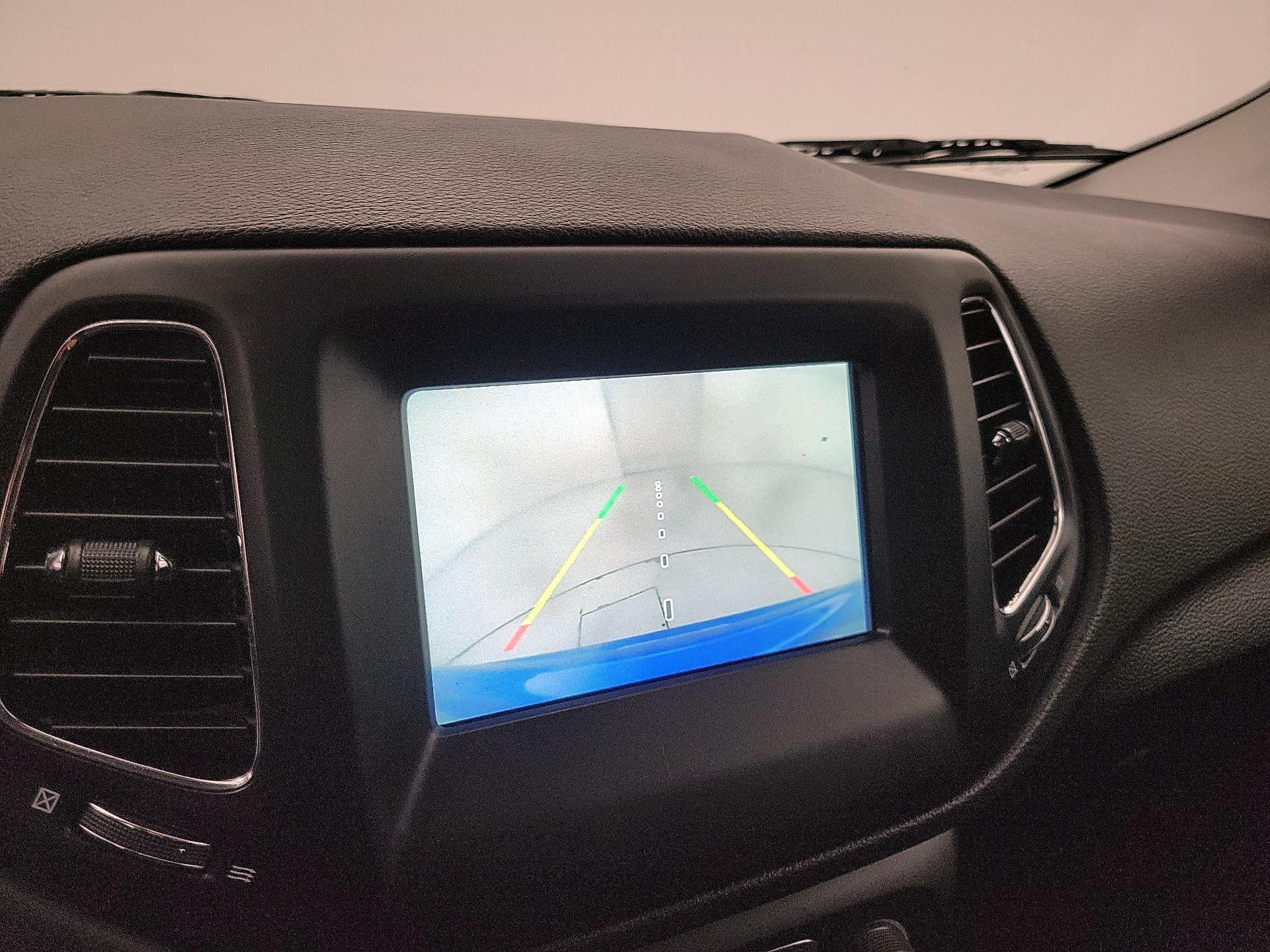 Thumbnail: 2021 Jeep Compass - 14